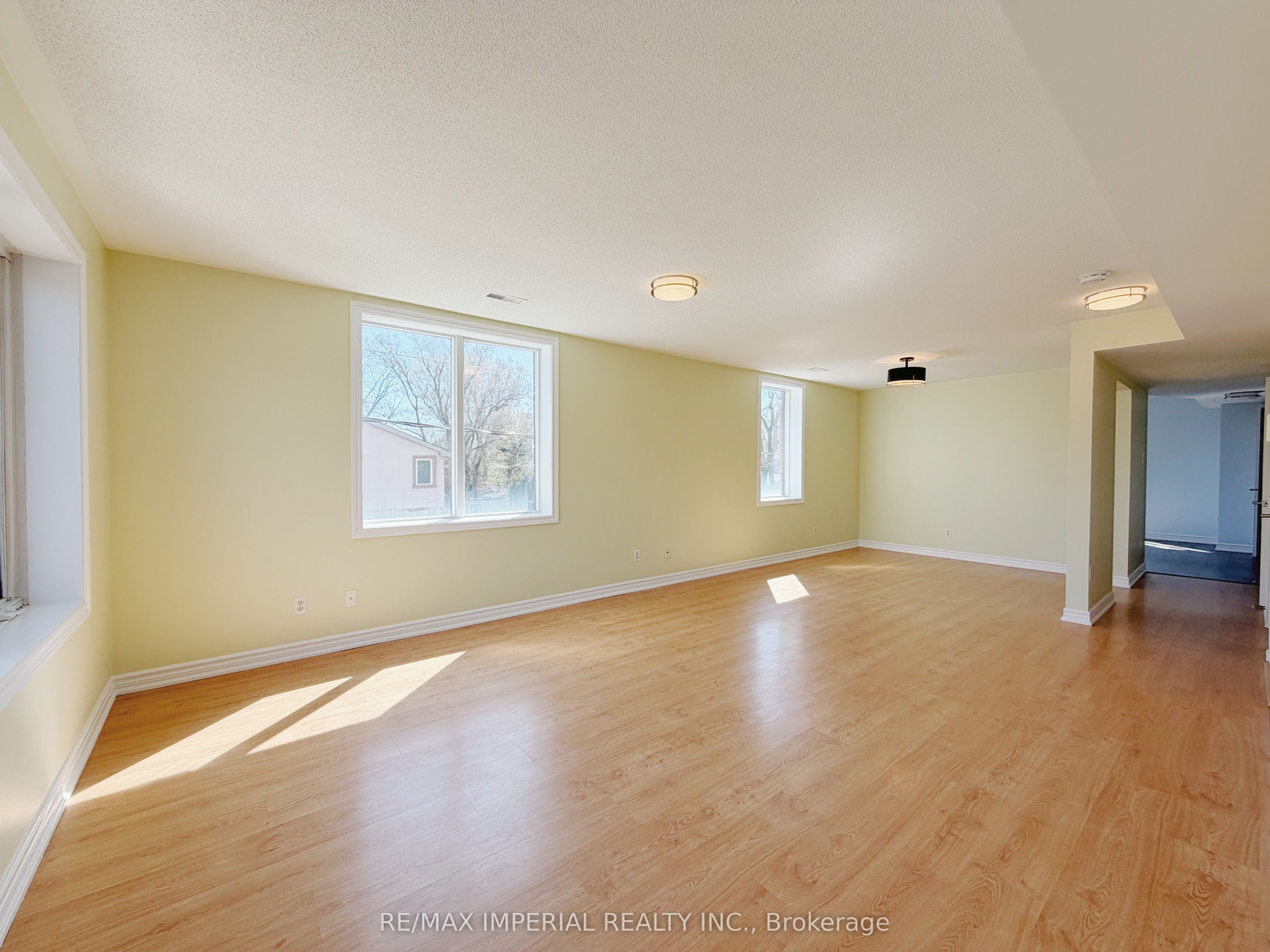 621A The Queensway, Etobicoke 3