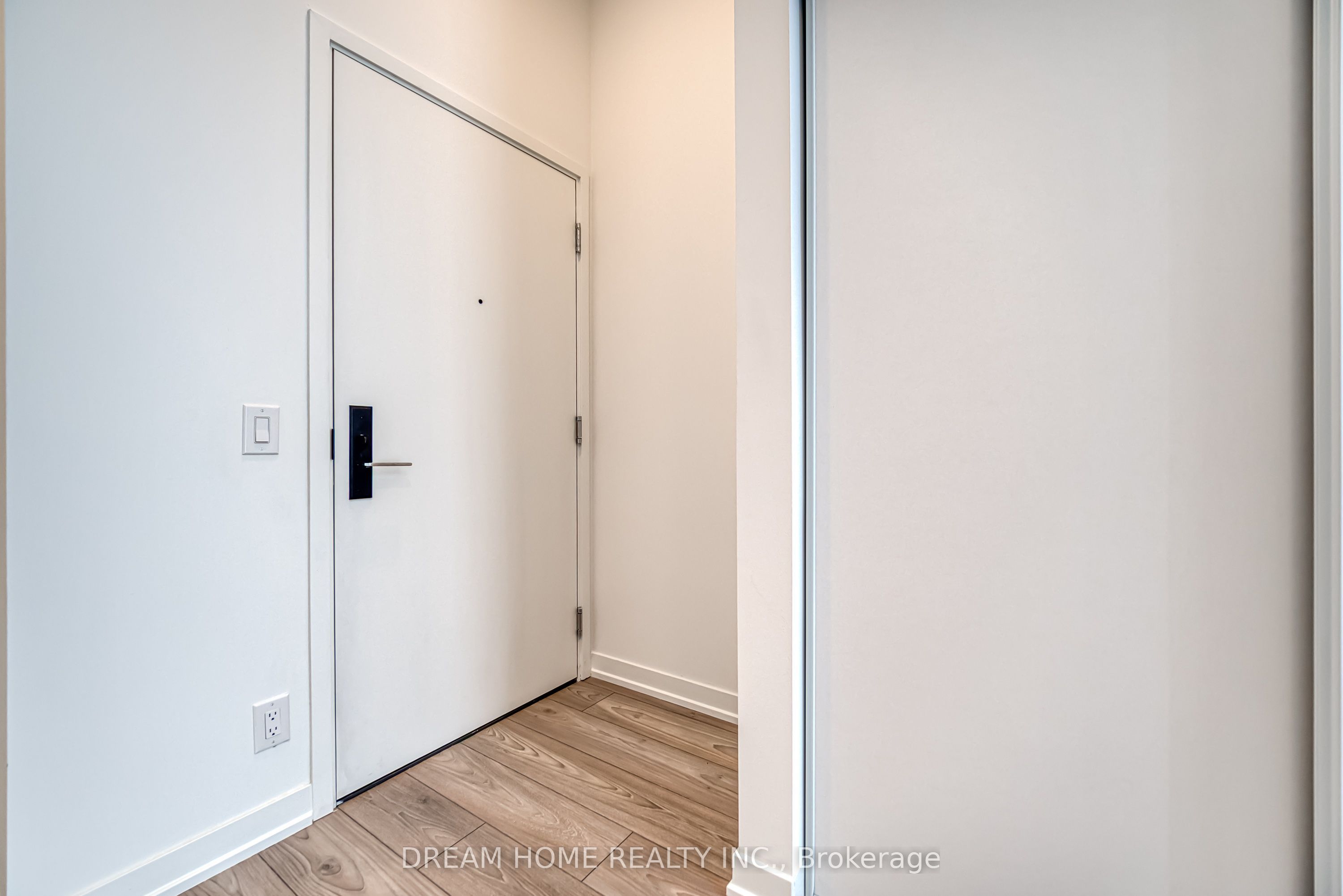 Unit 705 - 285 Dufferin Street, Toronto 3