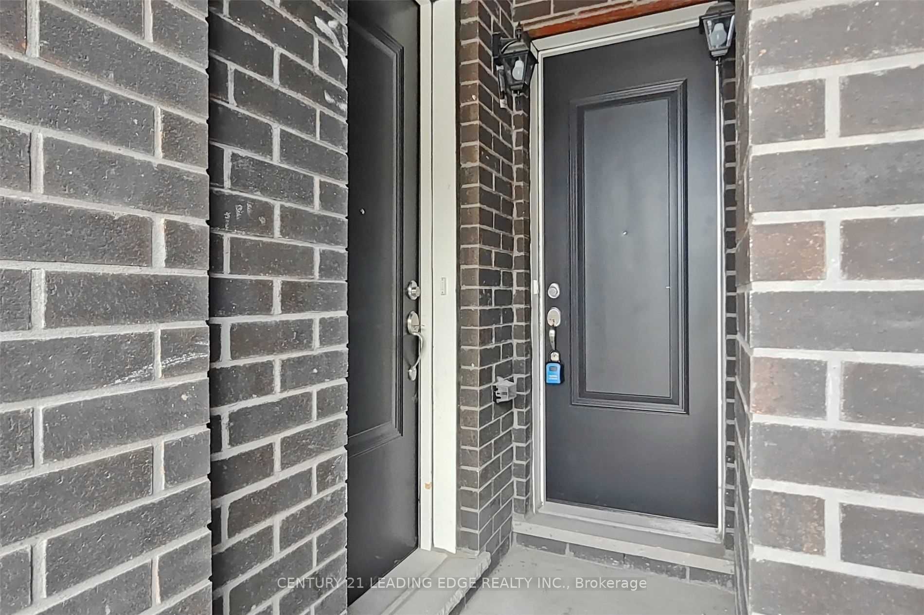 Unit Upper - 45 Creekbank Road, North York 4