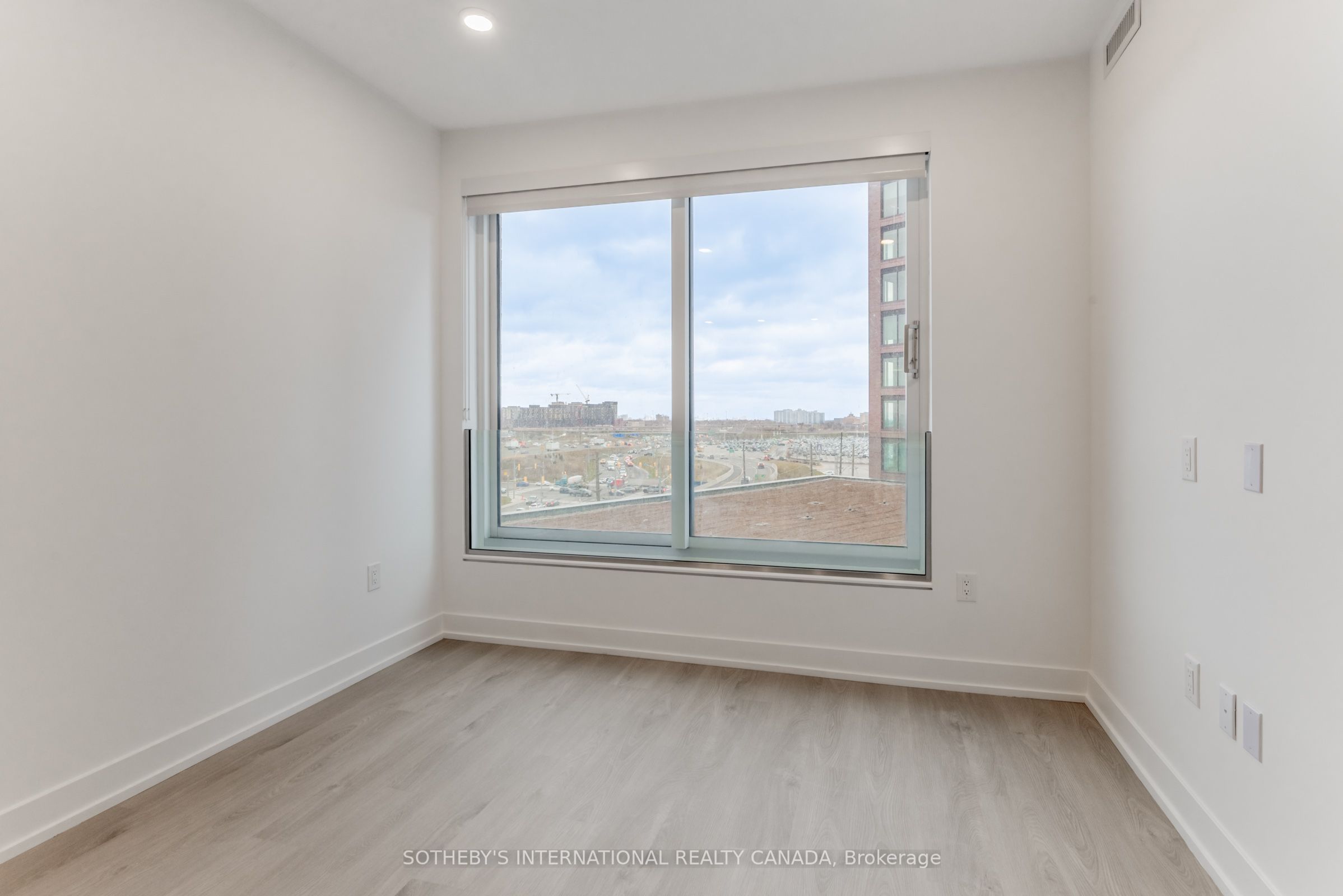 Unit 1003 - 31 York Garden Way, North York 5