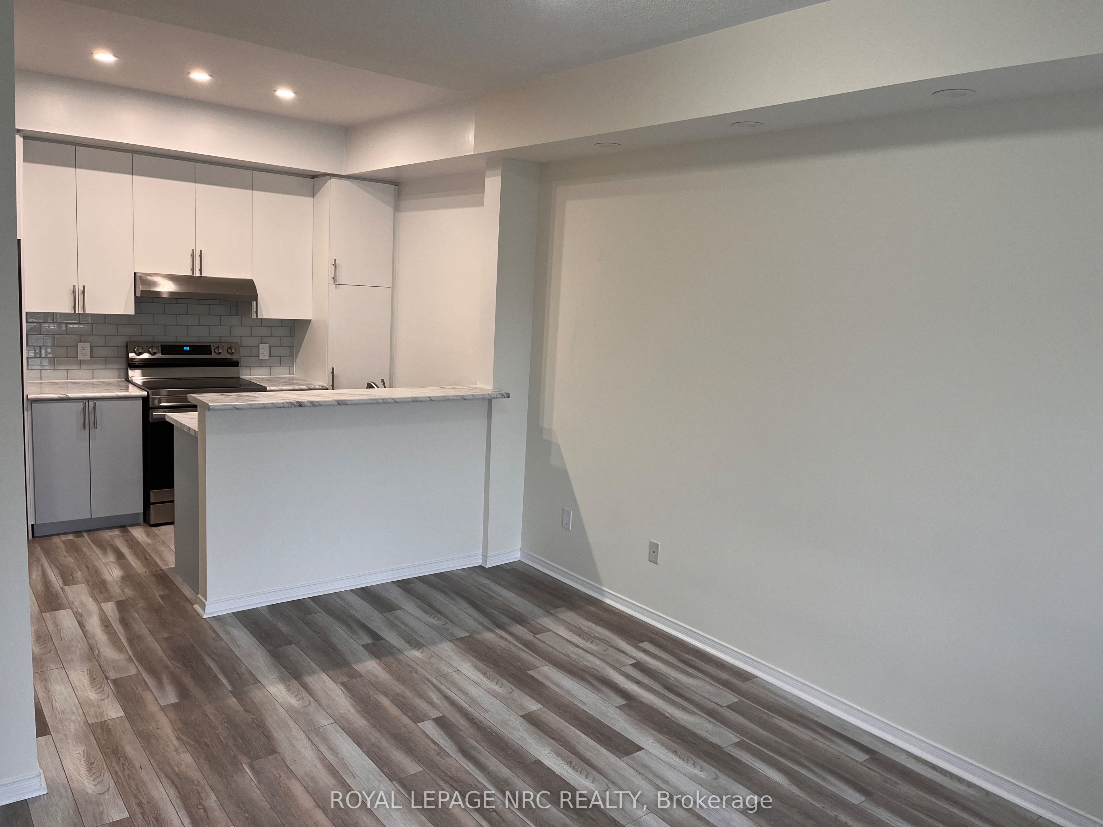 Unit 102 - 5035 Oscar Peterson Boulevard, Mississauga 2