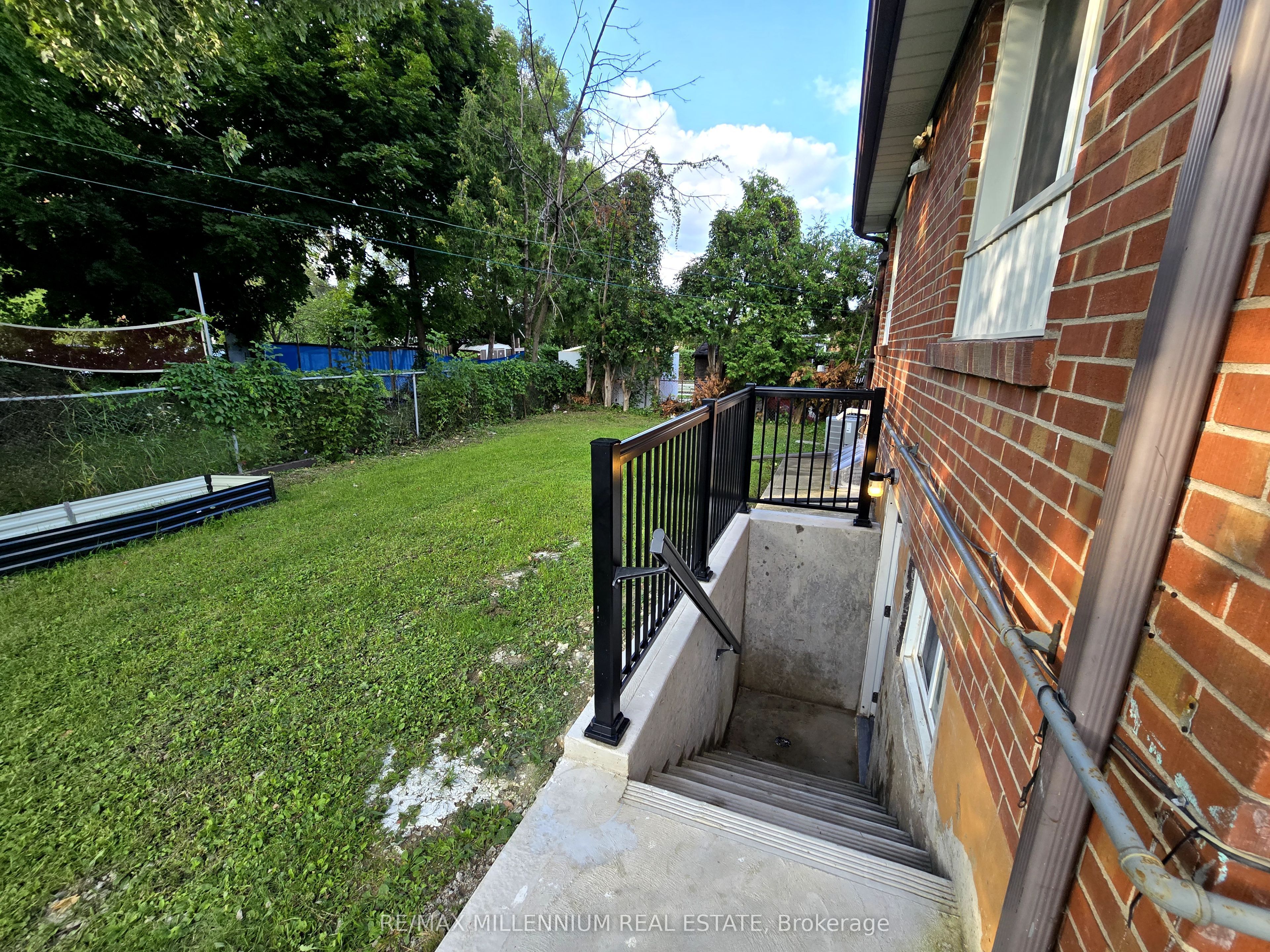 Unit Basement - 14 Charles Street, Brampton 3