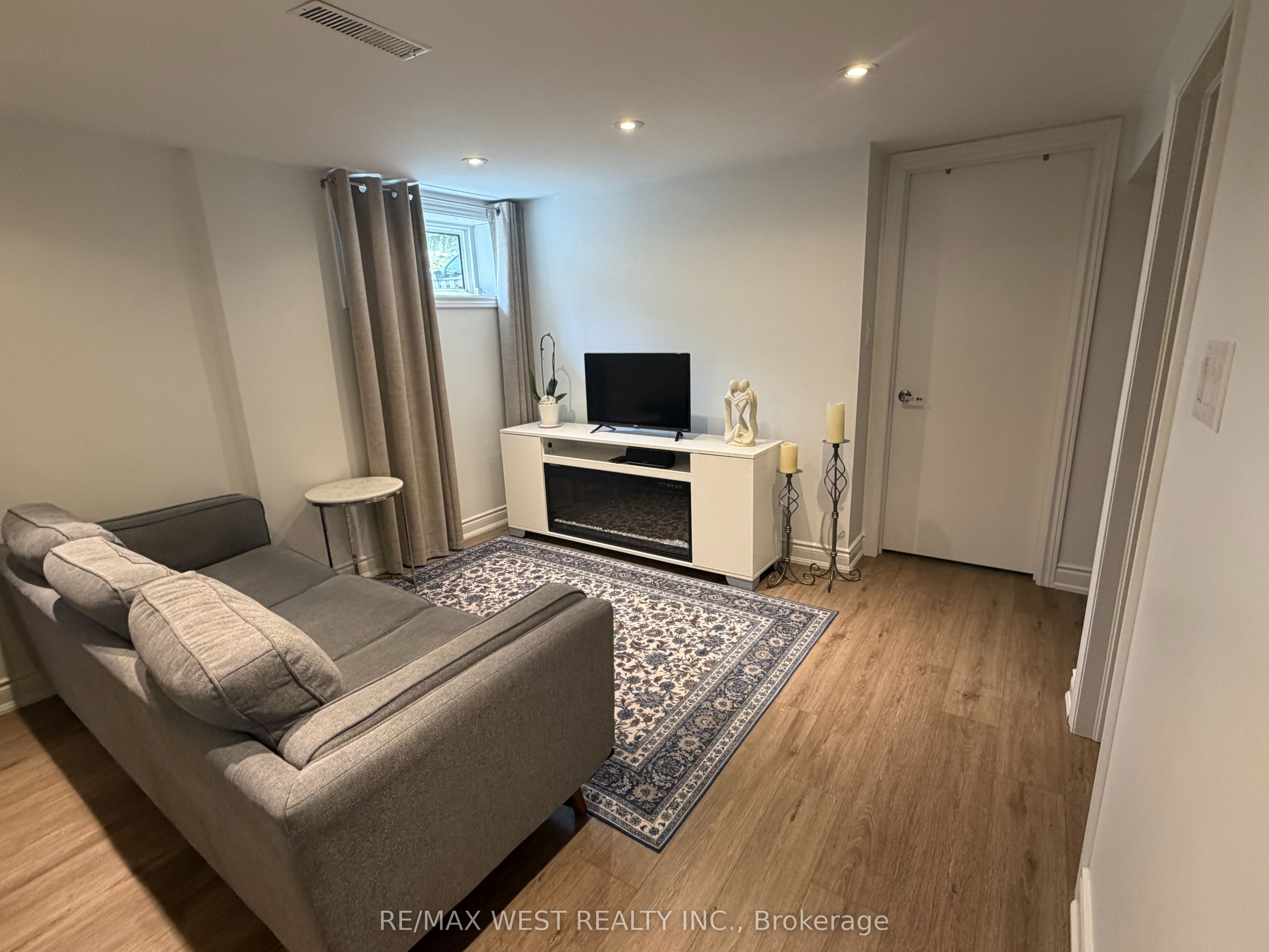 Unit BSMT - 30 Flamborough Drive, North York 2