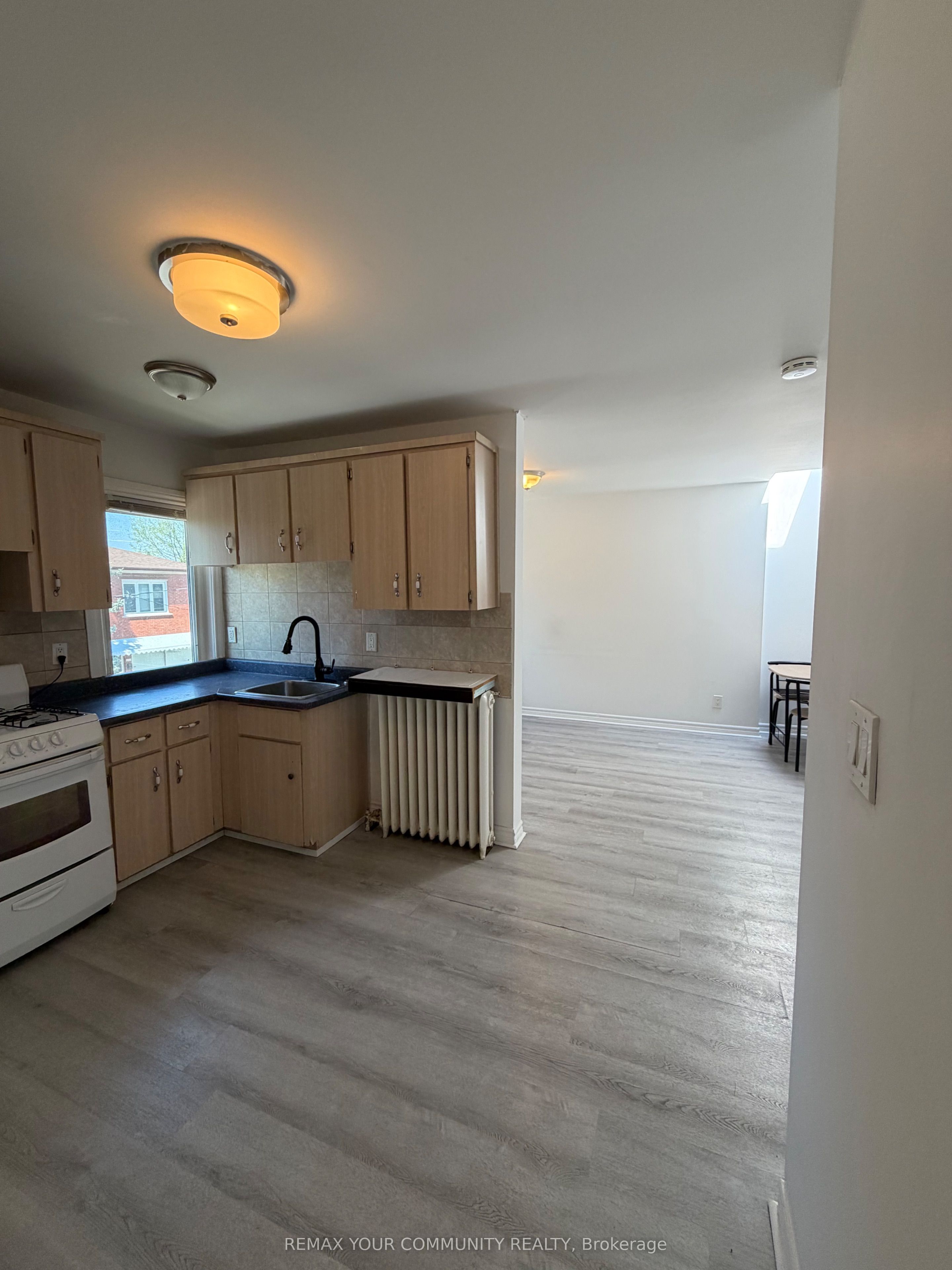 Unit 2nd Floor - 129 Morrison Avenue, Toronto 4
