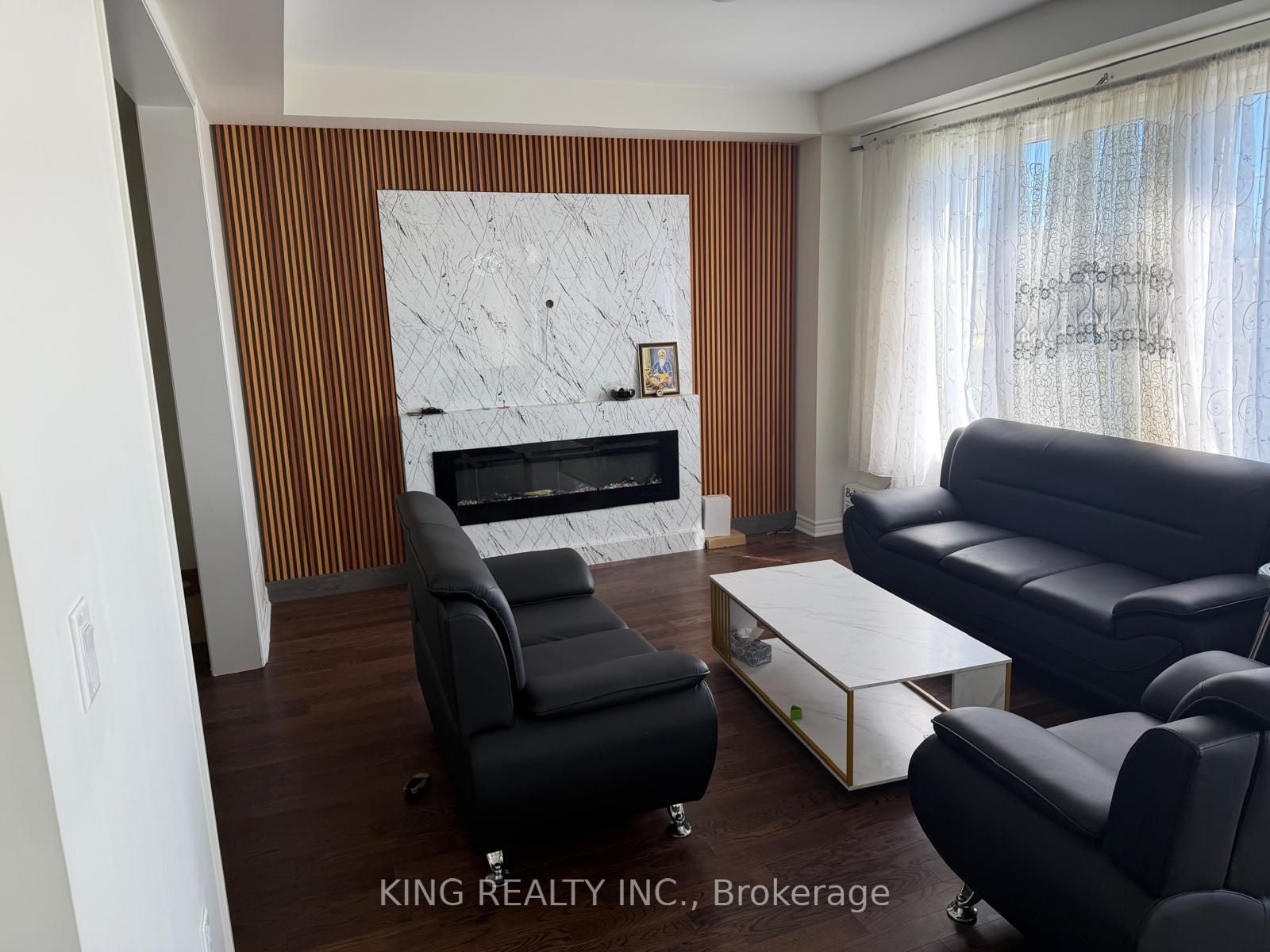 51 Eberly Woods Drive, Caledon 4