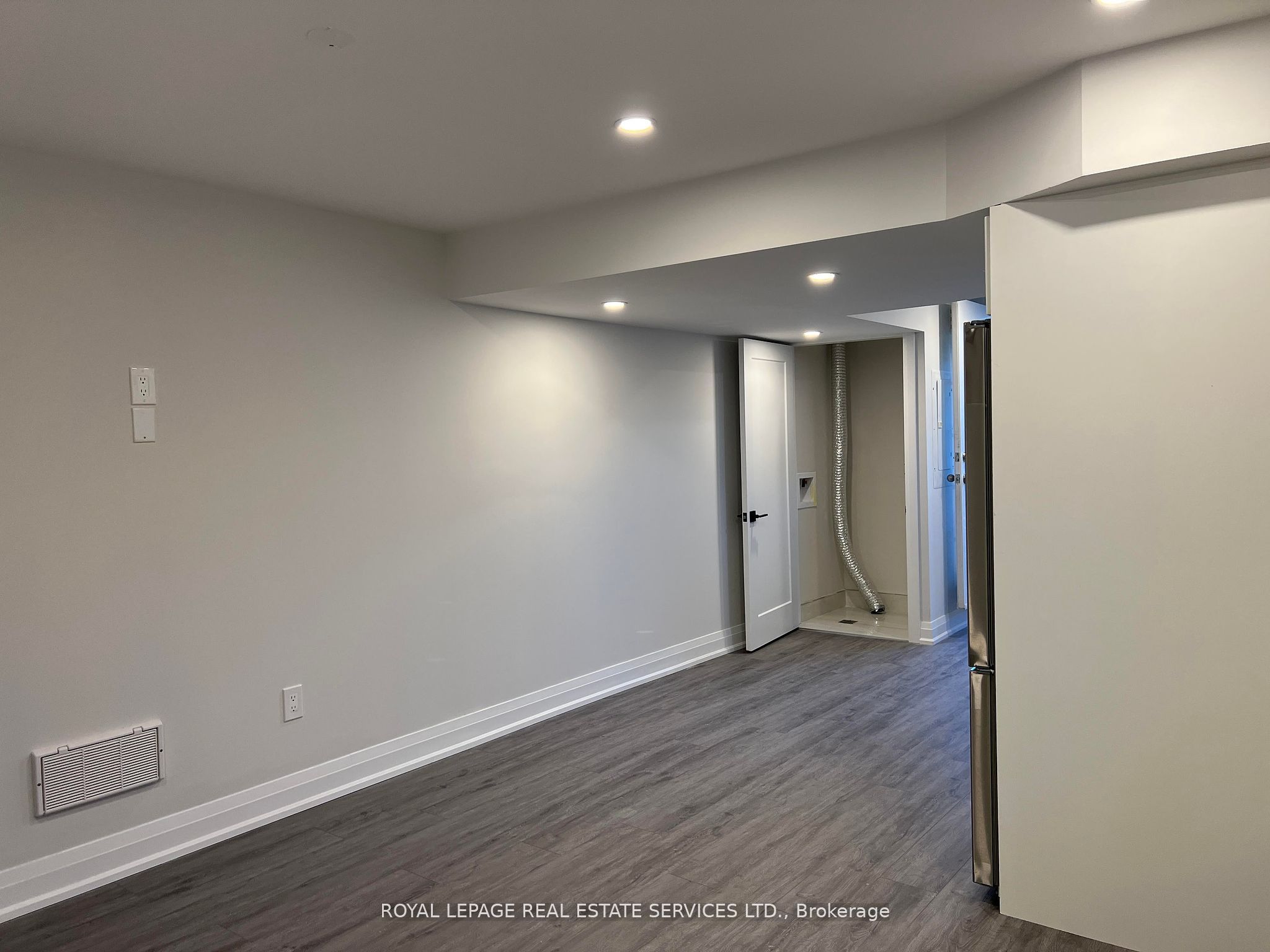 506 Kennedy Circle W, Milton 5