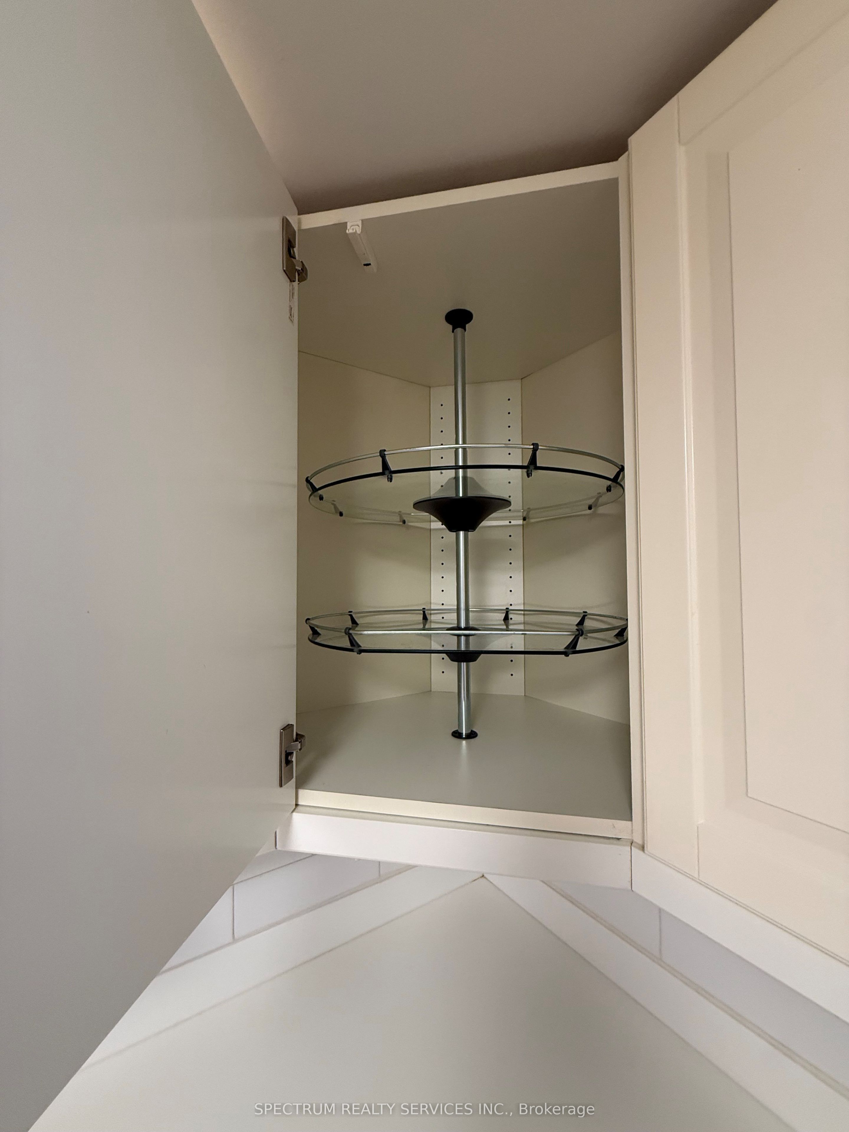 Unit Lower - 172 Queenslea Avenue, North York 5