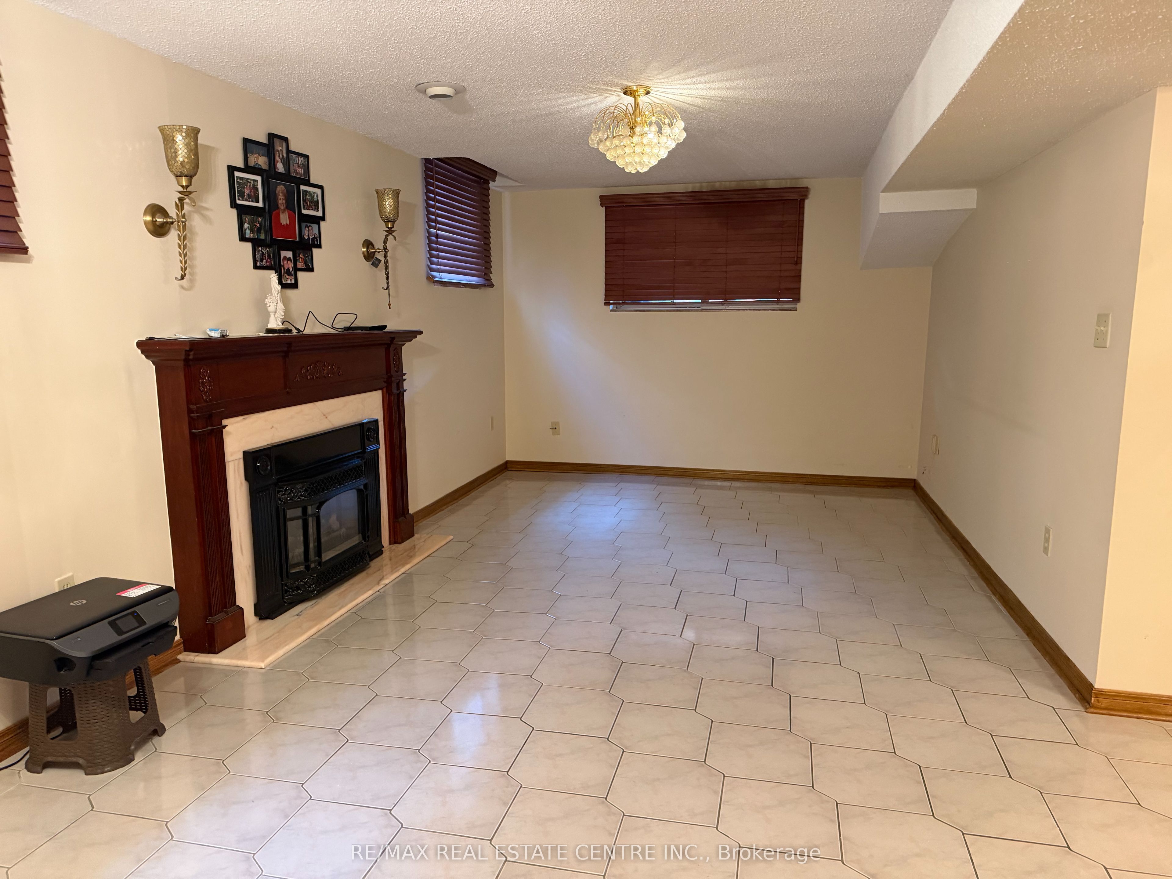 4175 Starlight Crescent, Mississauga 3