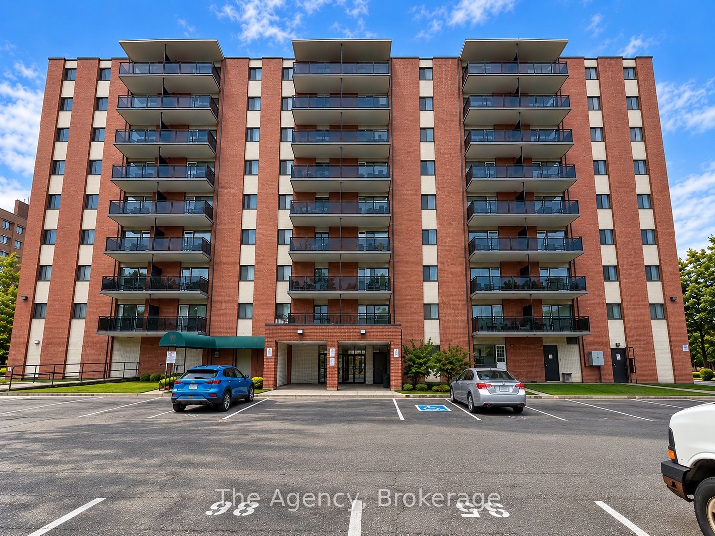 Unit 410 - 45 Paisley Boulevard W, Mississauga 2