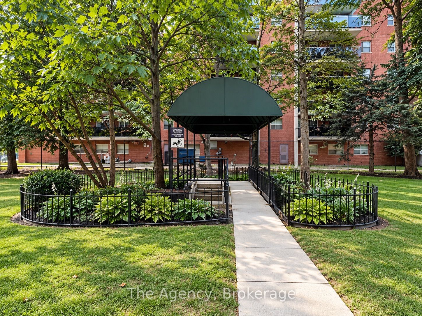 Unit 304 - 45 Paisley Boulevard W, Mississauga 5