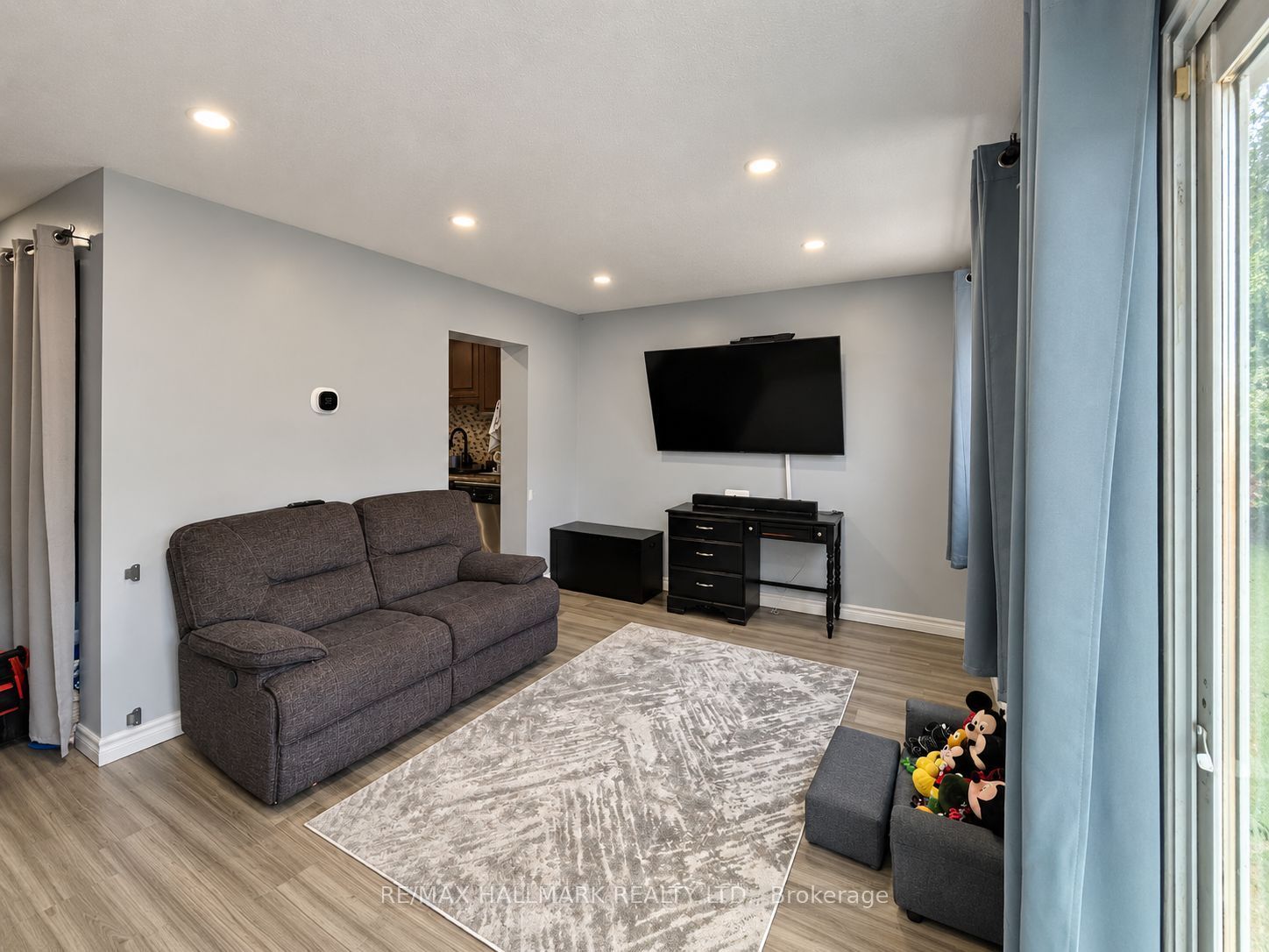 Unit 98 - 81 Hansen Road N, Brampton 3