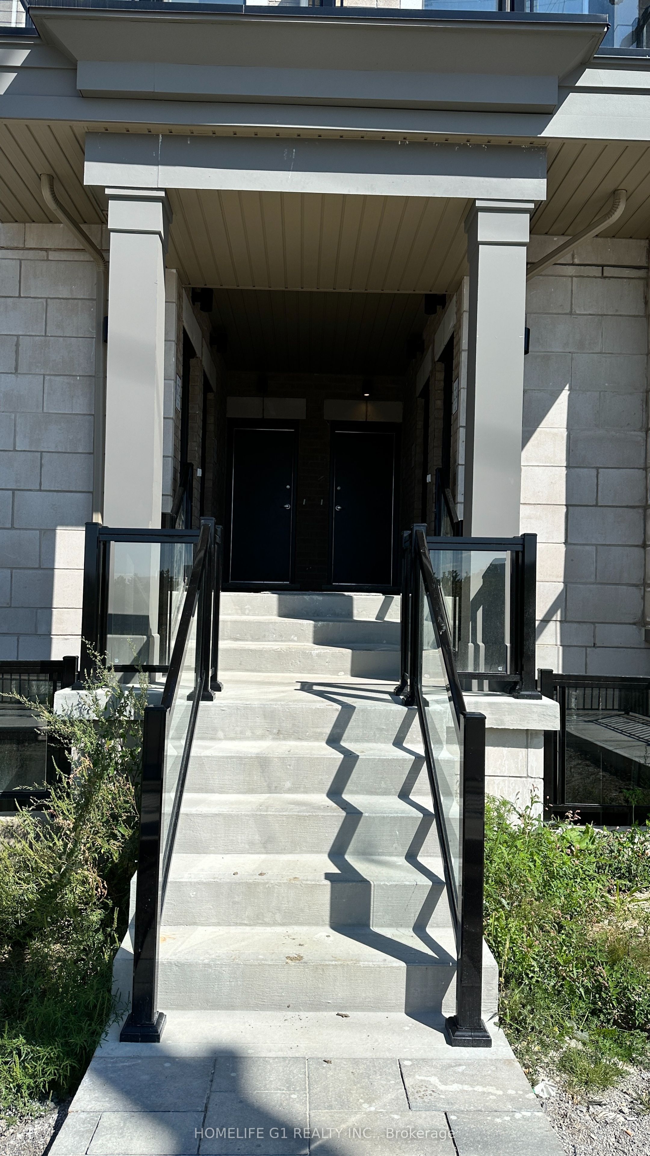 Unit 213 - 30 Halliford Place, Brampton 3