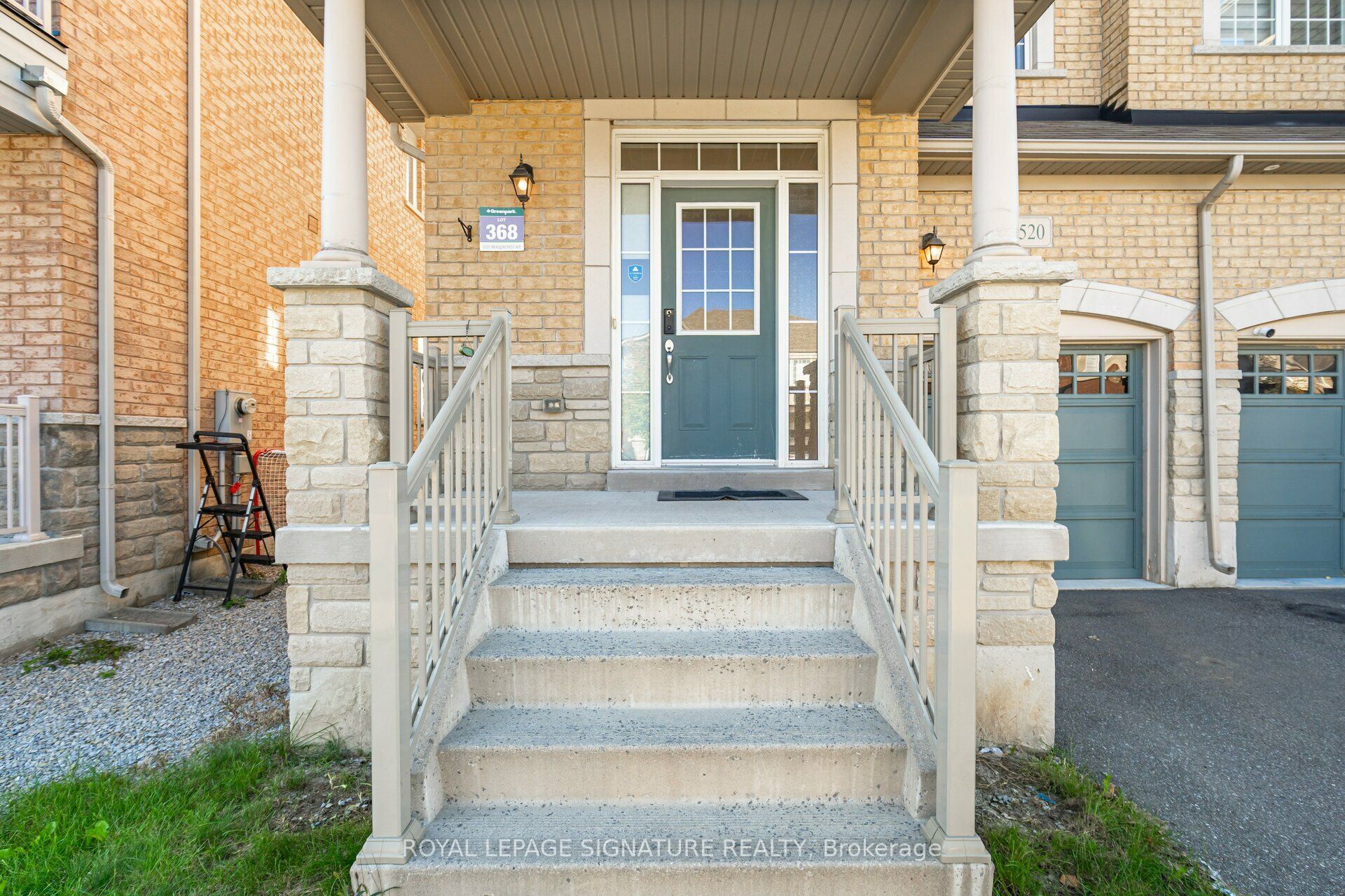 5520 Meadowcrest Avenue, Mississauga 3