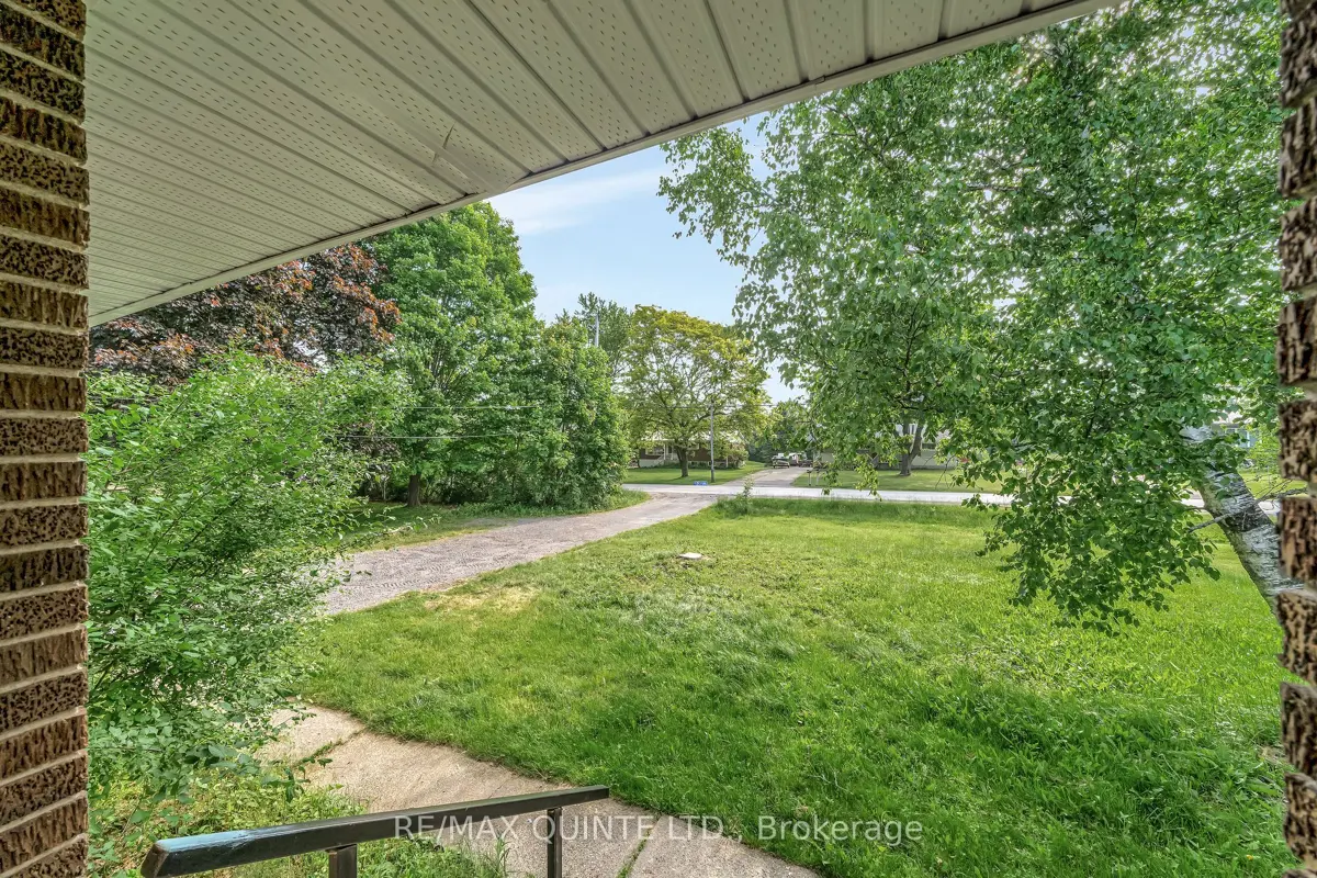 403 Whites Road, Quinte West, Ontario K8V5P5 For Sale | HouseSigma