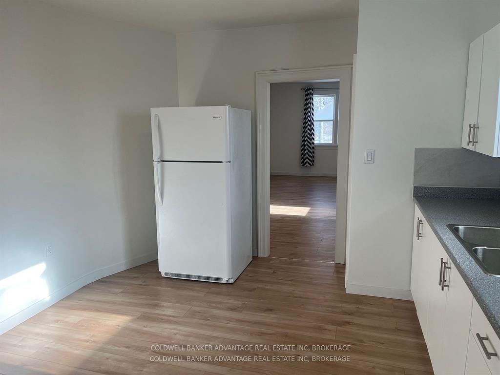 Unit upper - 832 KING Street, Port Colborne 2