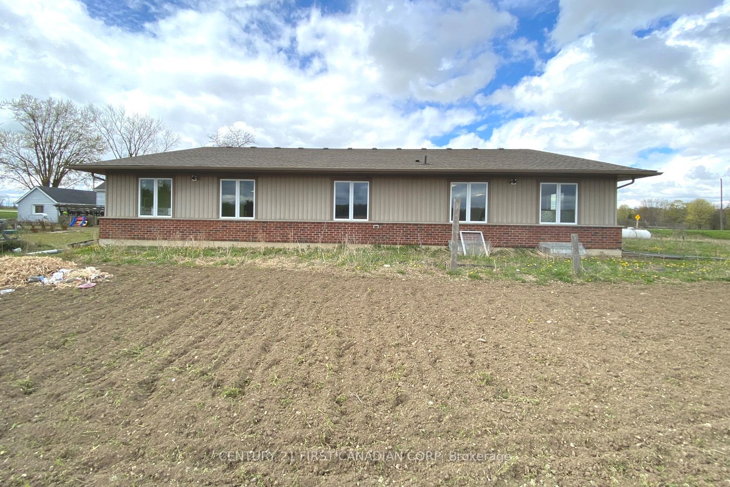 21000 REBECCA Road, Thames Centre 4