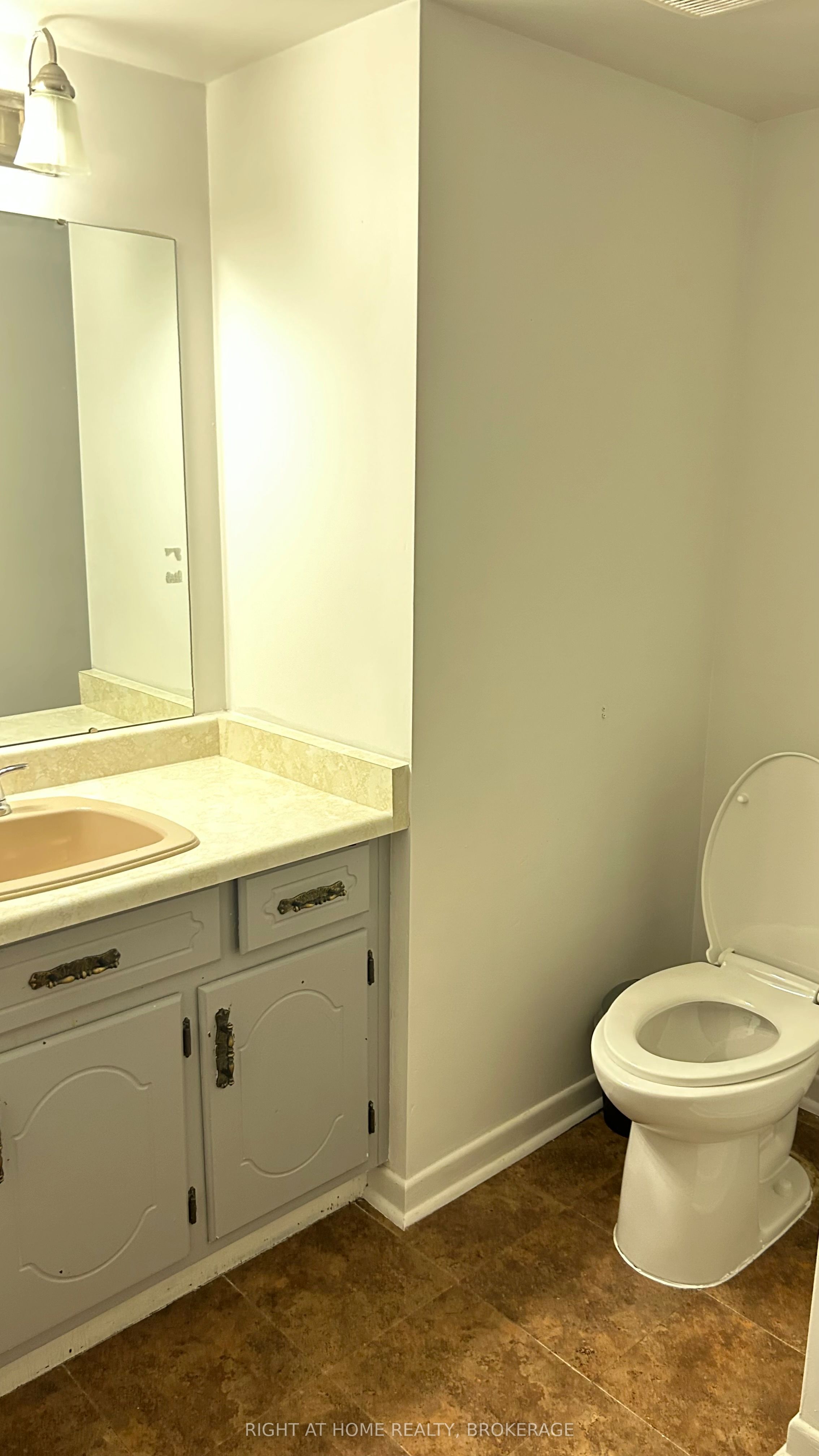 Unit Basement - 19 WHITE Street, St. Catharines 2