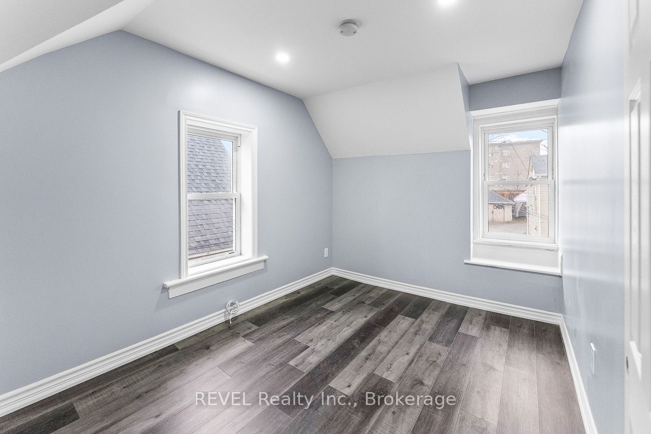 30 Division Street, St. Catharines 4