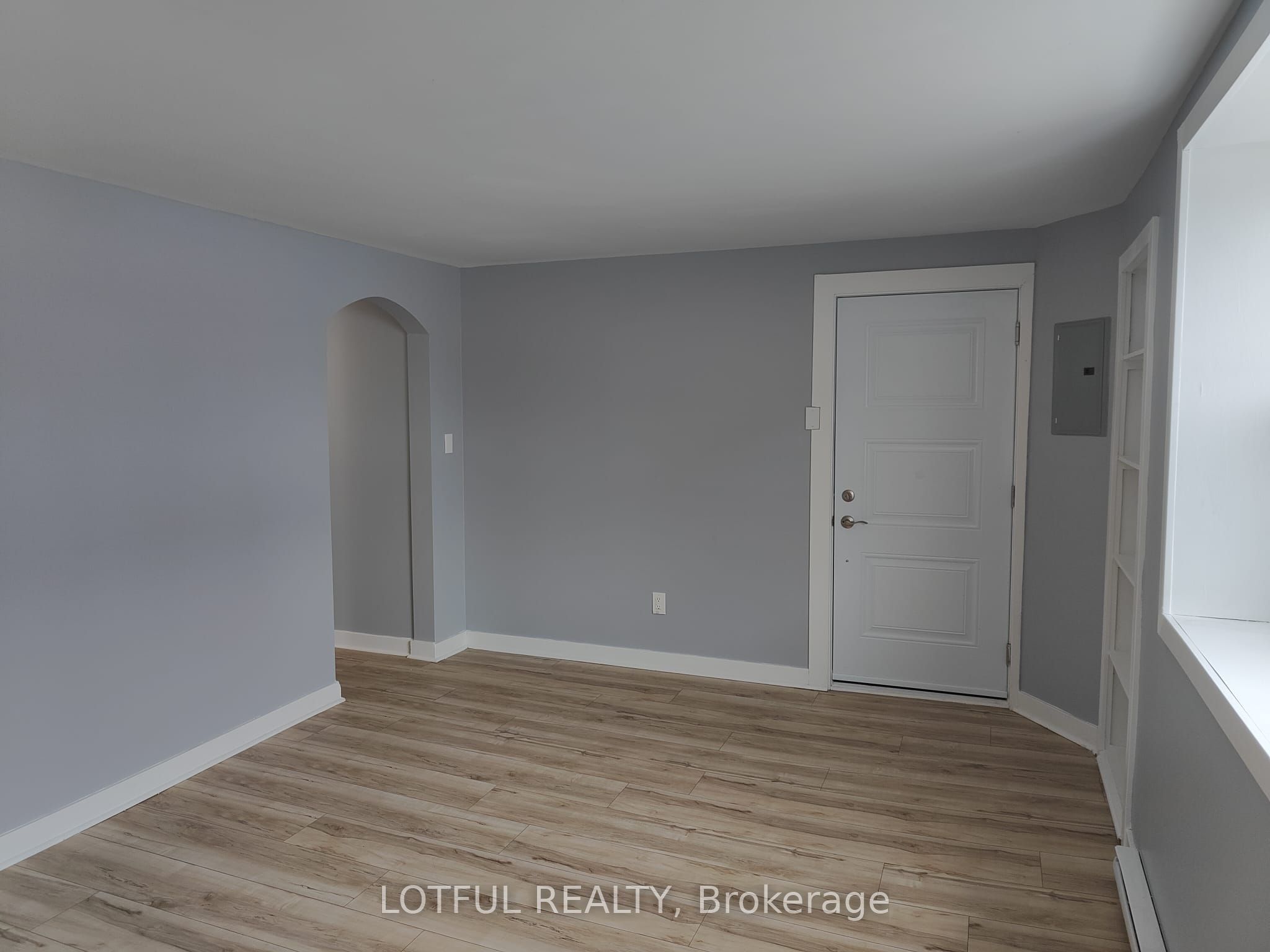 Unit 2 - 17 Main Street W, Elizabethtown-Kitley 2