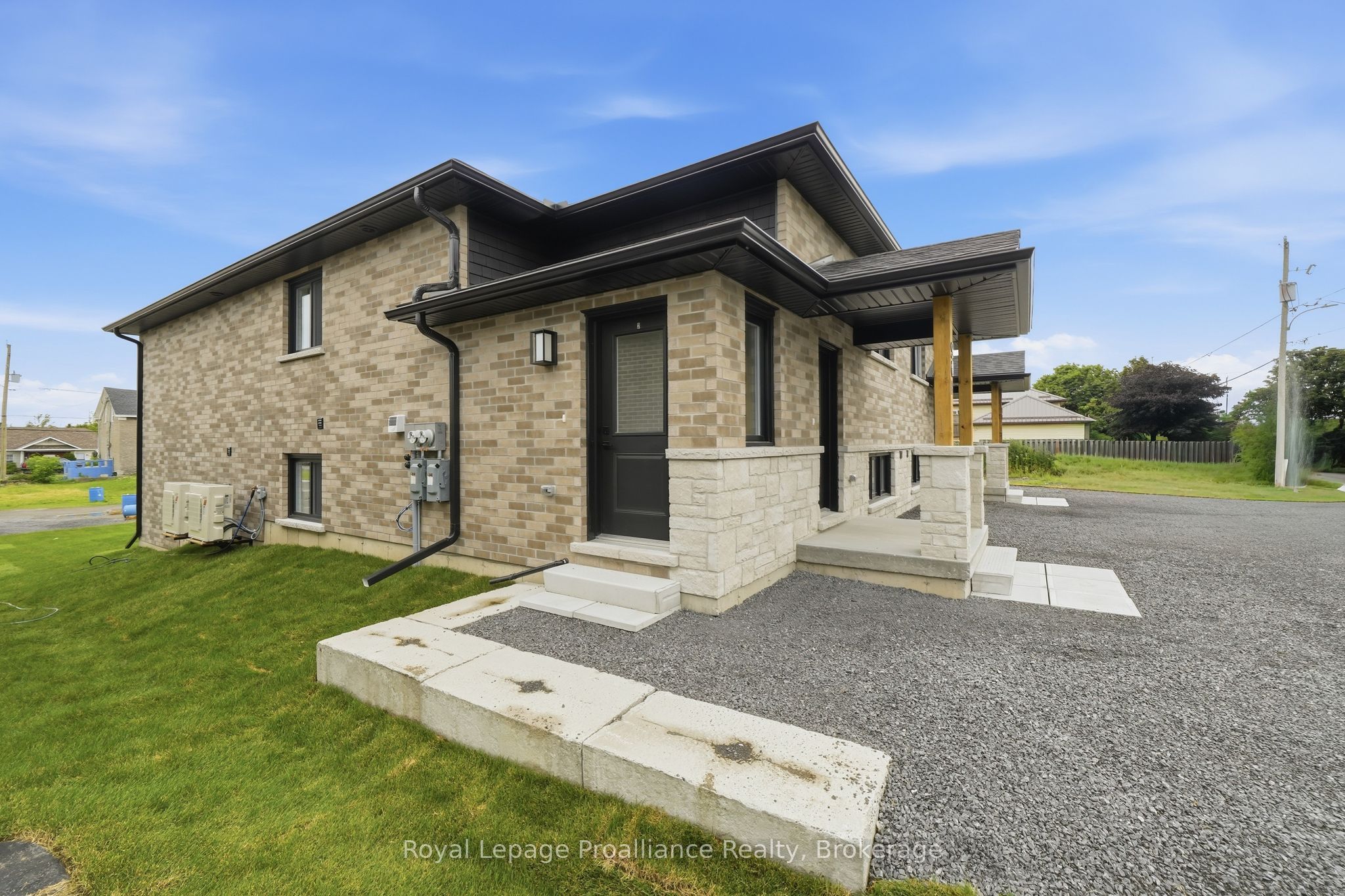 Unit Lower - 90B Lywood Street, Belleville 3