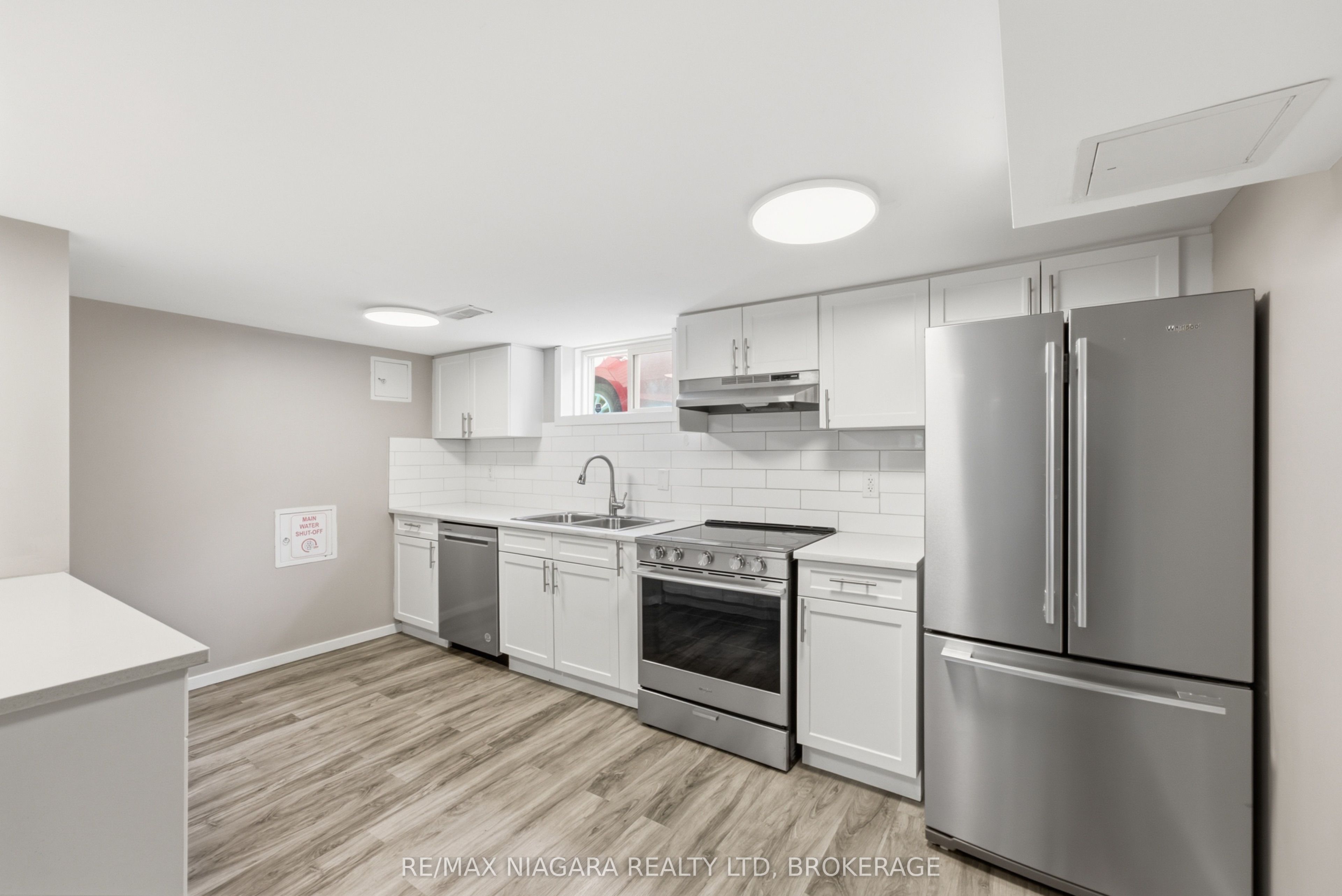 Unit Basement - 250 Grantham Avenue, St. Catharines 2