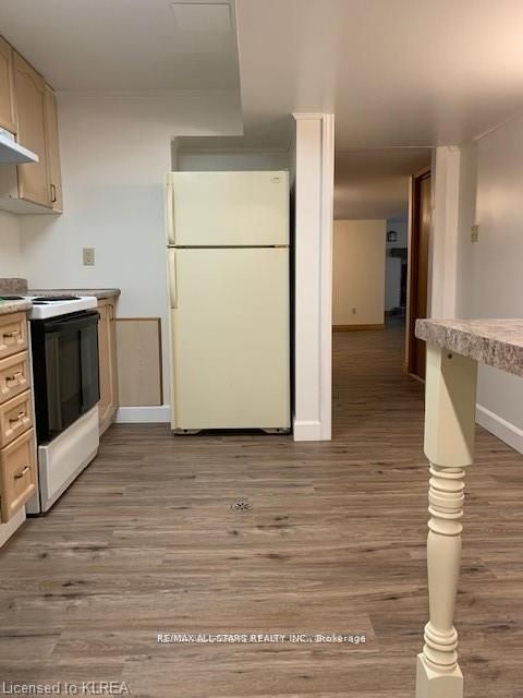 Unit LOWER - 12 PARKWAY Avenue, Kawartha Lakes 3