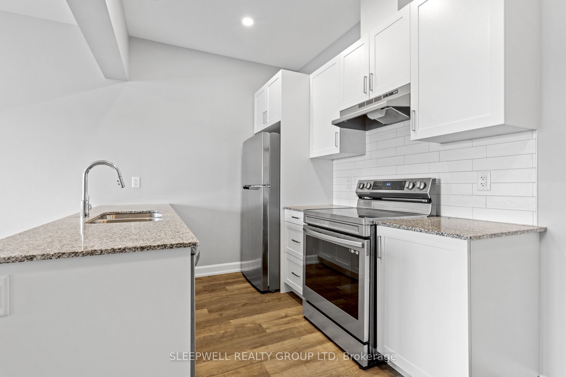 Unit 302 - 979 North Russell Road, Russell 4