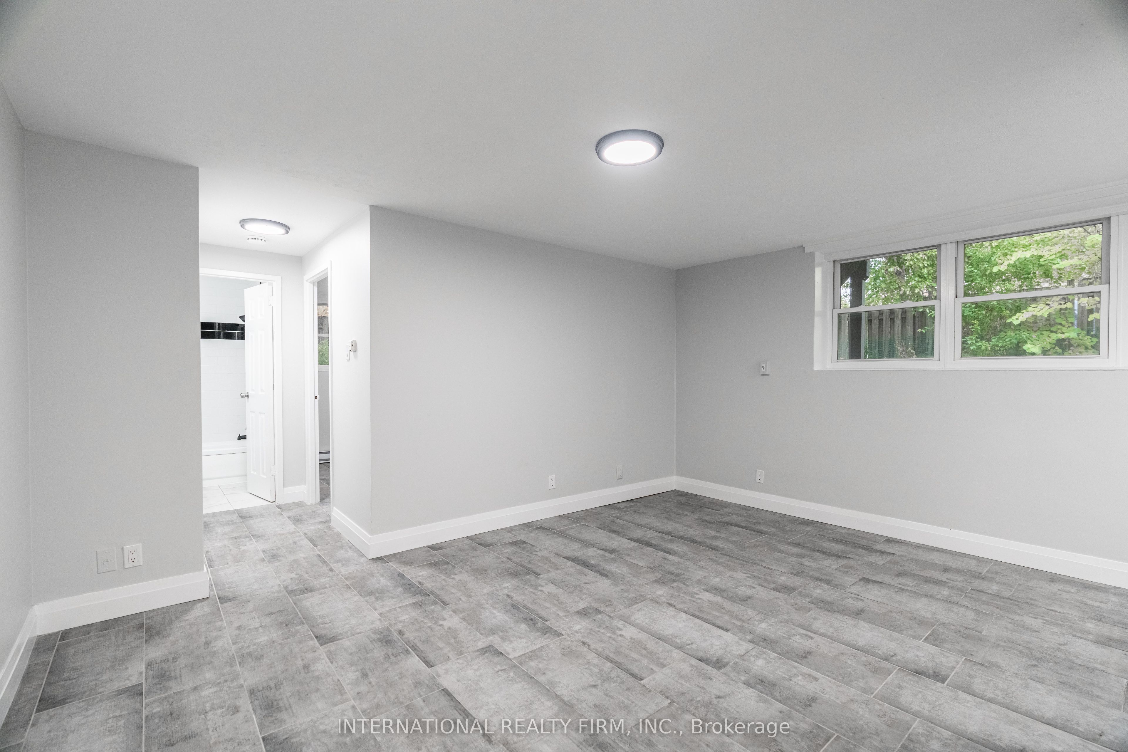 Unit 1 - 24 Brookside Street N, London 4