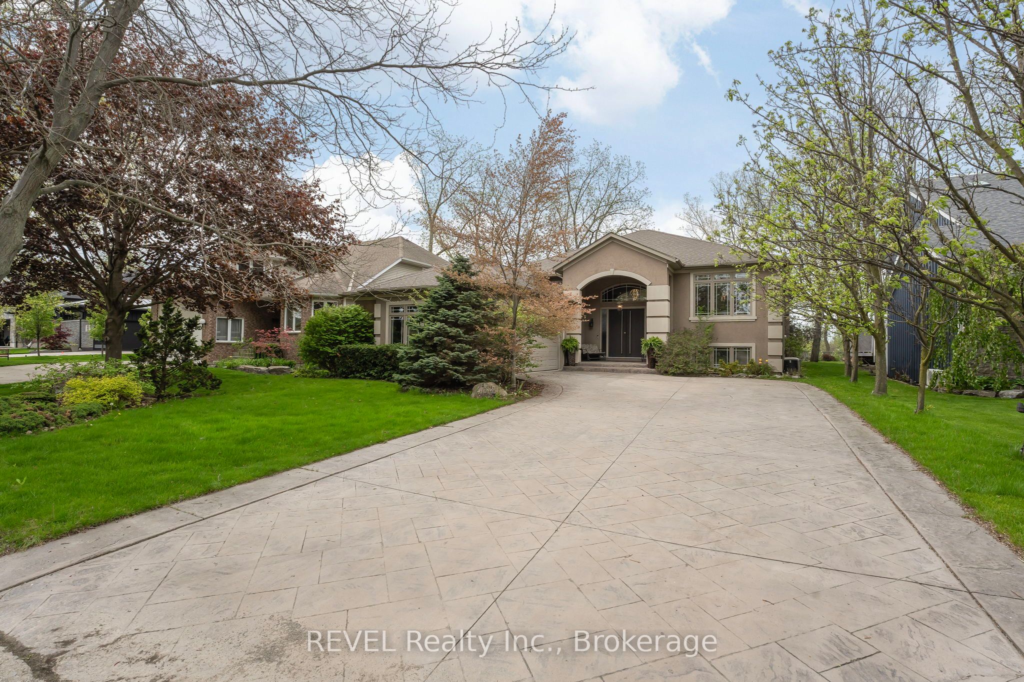 661 Clarence Street, Port Colborne 3