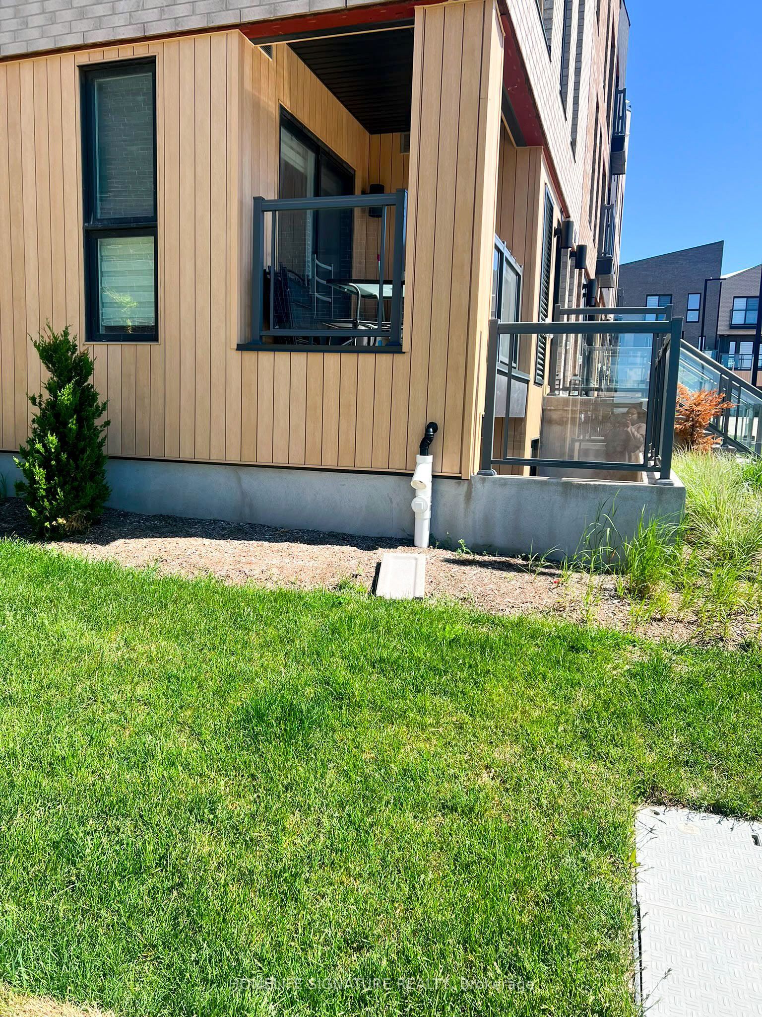 16 URBANE Boulevard, Kitchener 4