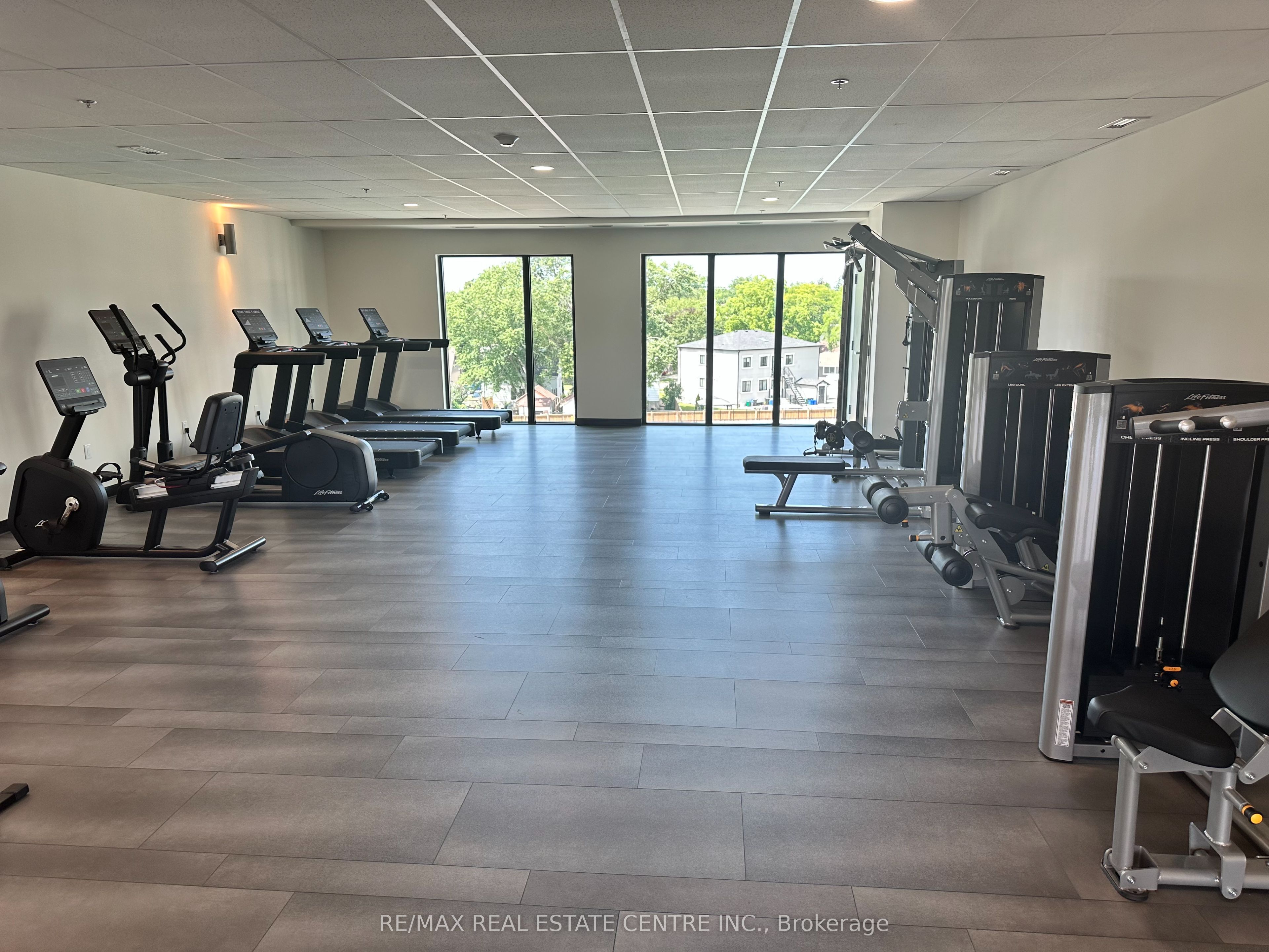 Unit 243 - 50 Herrick Avenue, St. Catharines 2