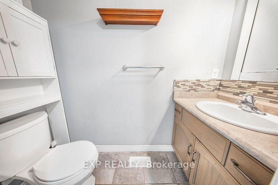 1441 Dunkirk Avenue, Woodstock 4