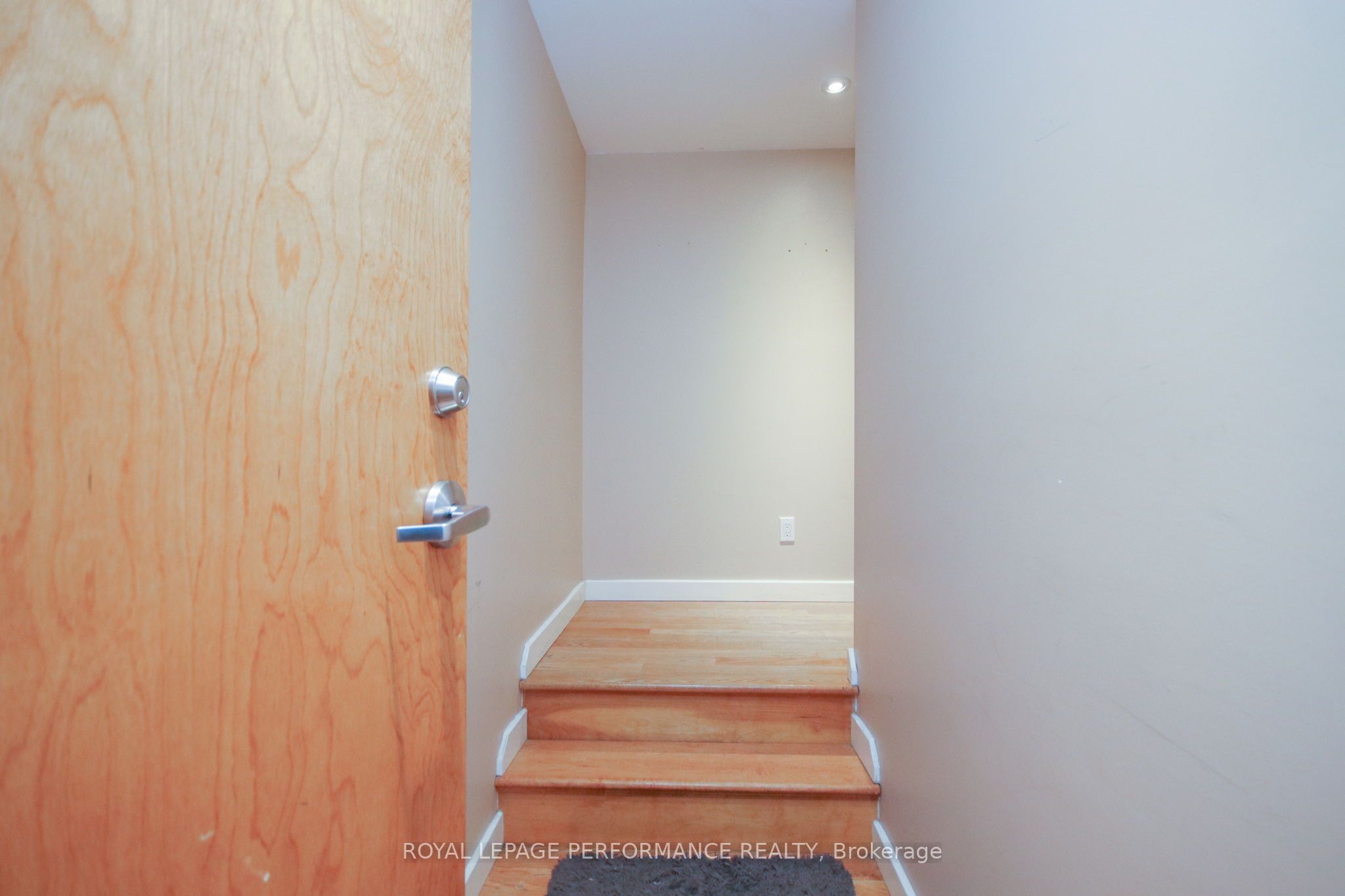 Unit 3 - 736 Cooper Street E, Ottawa 3