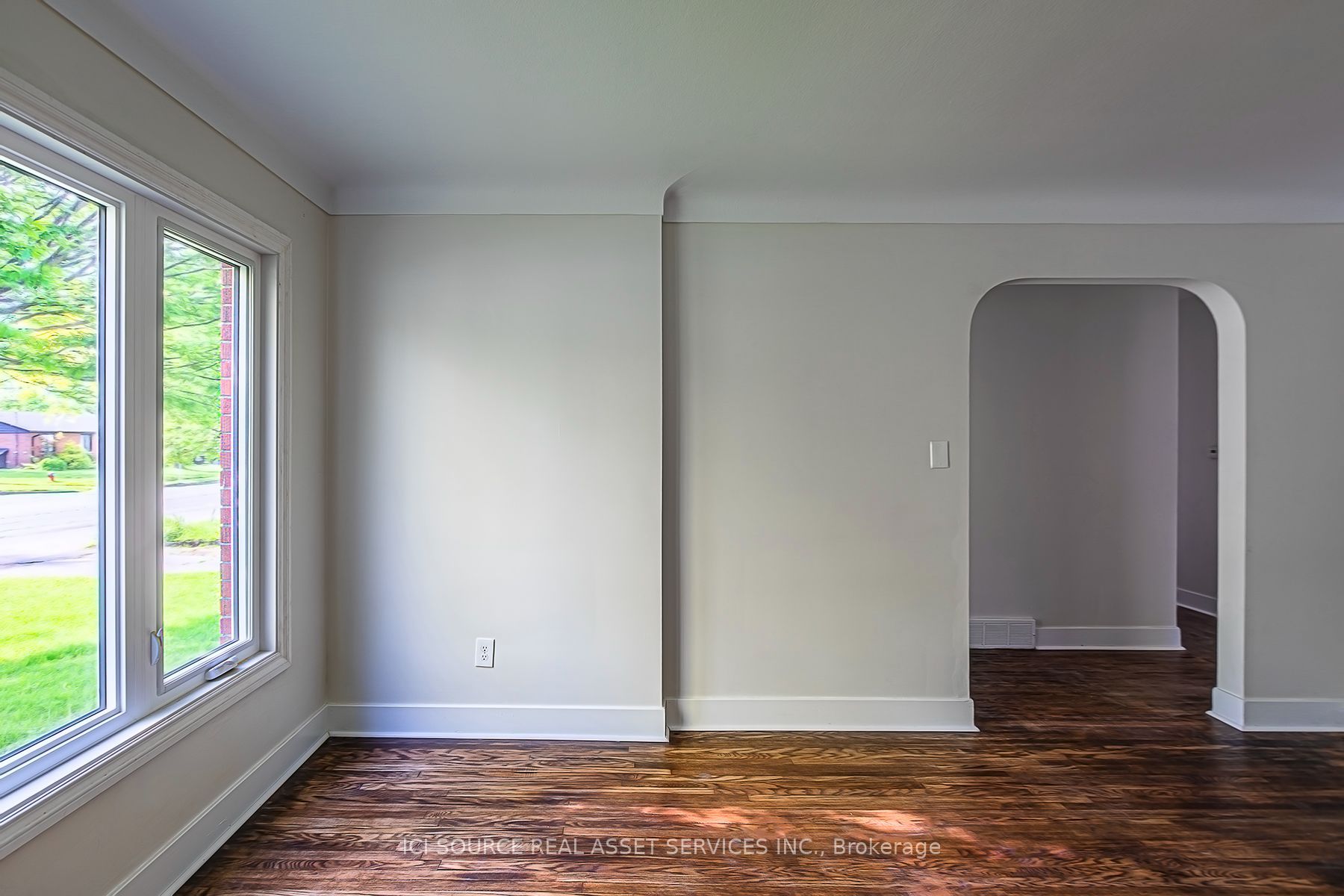 3768 Dorchester Road, Niagara Falls 4