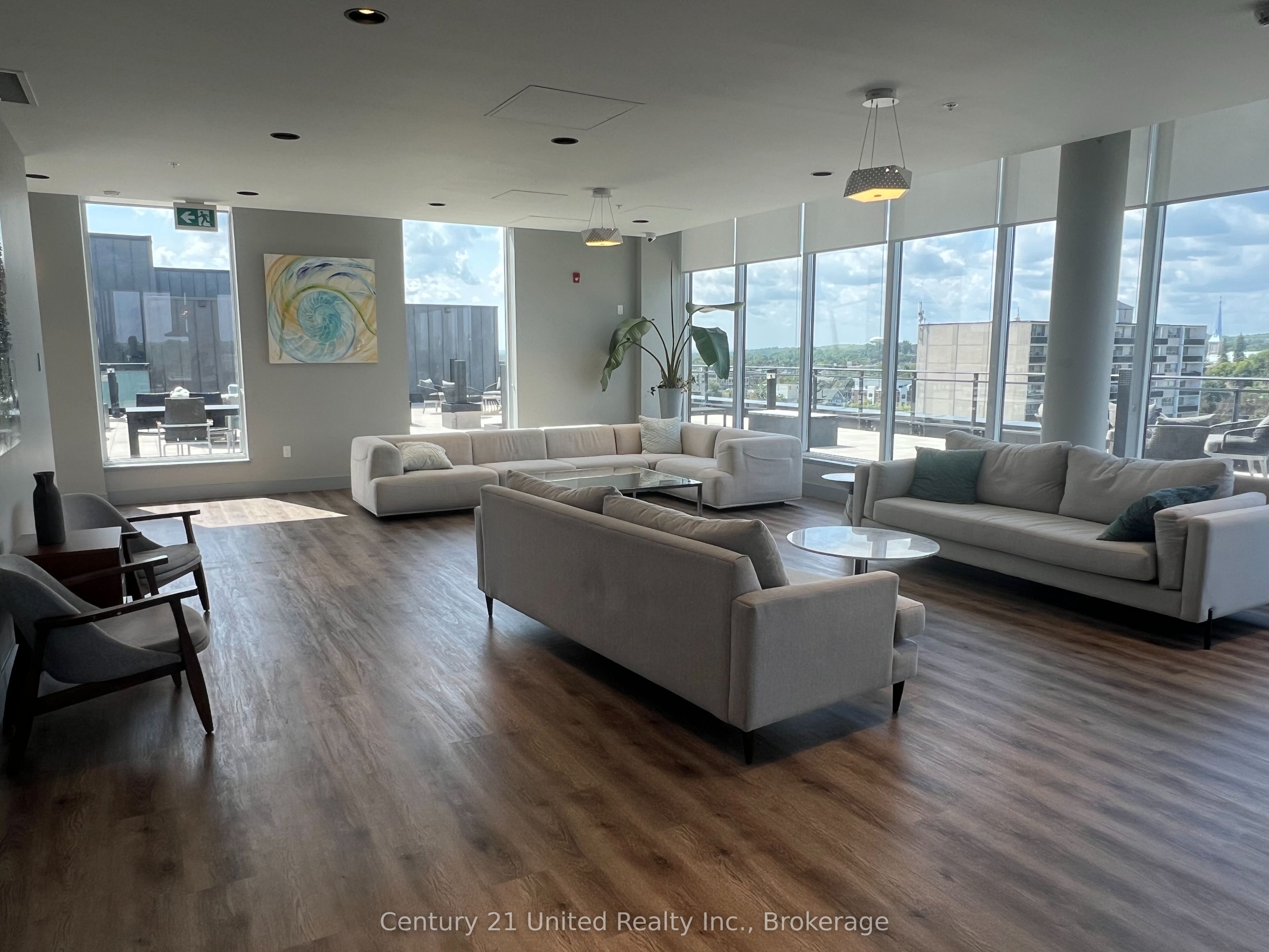 Unit 201 - 475 George Street N, Peterborough 4