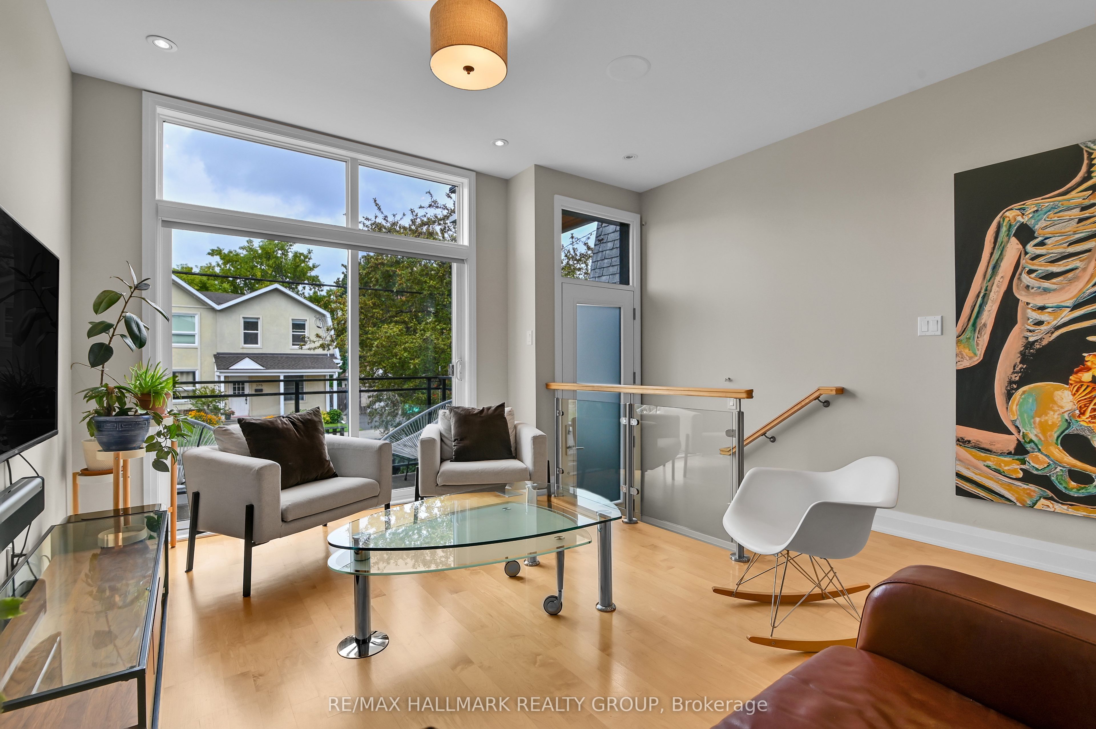 376A Wilmont Avenue, Ottawa 5