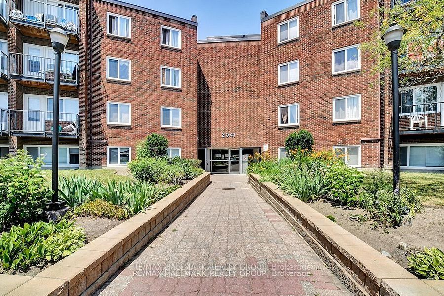 Unit 401C - 2041 Arrowsmith Drive, Orleans-Gloucester 2