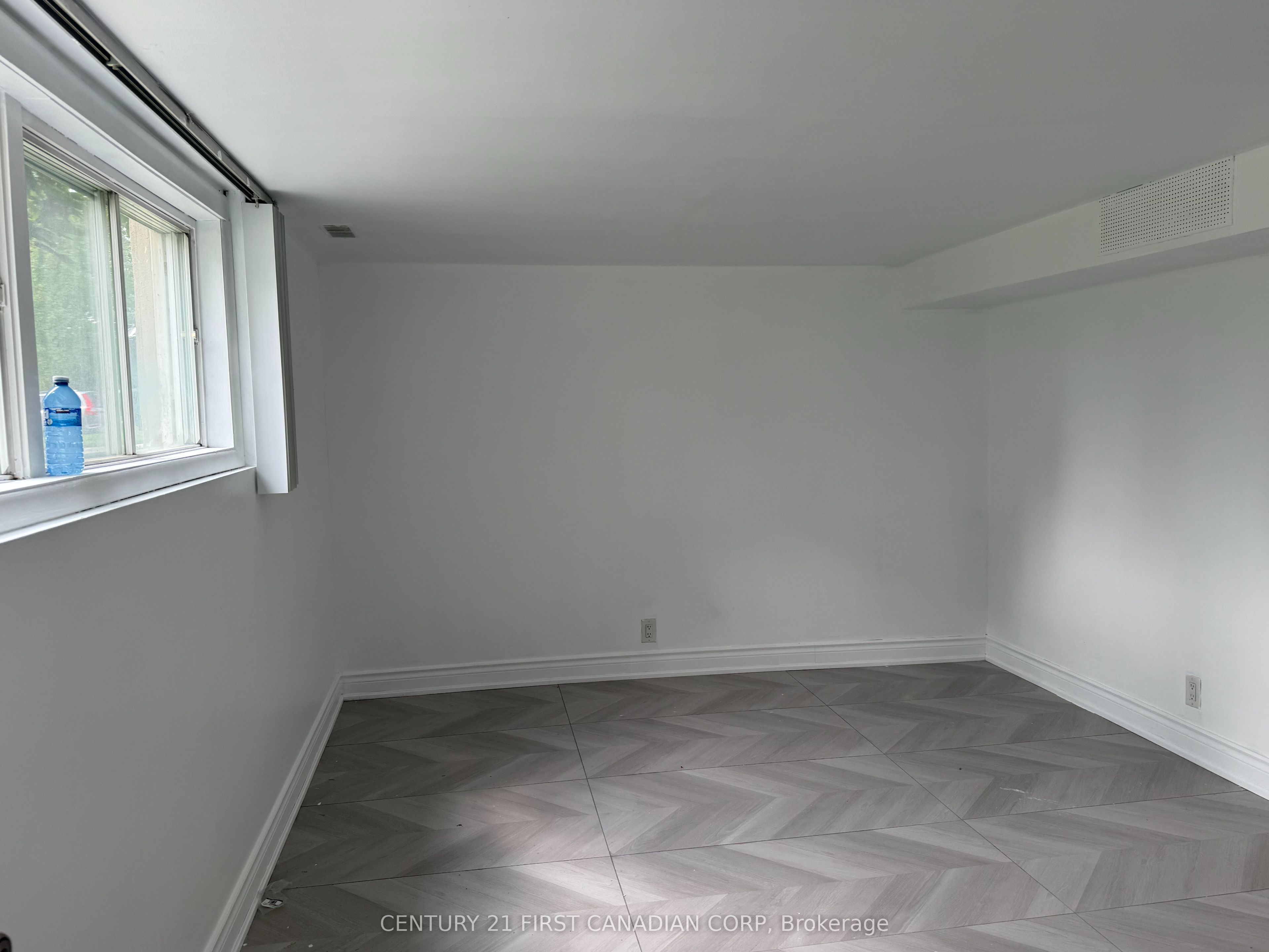 Unit 1 - 228 Burnside Drive, London 4