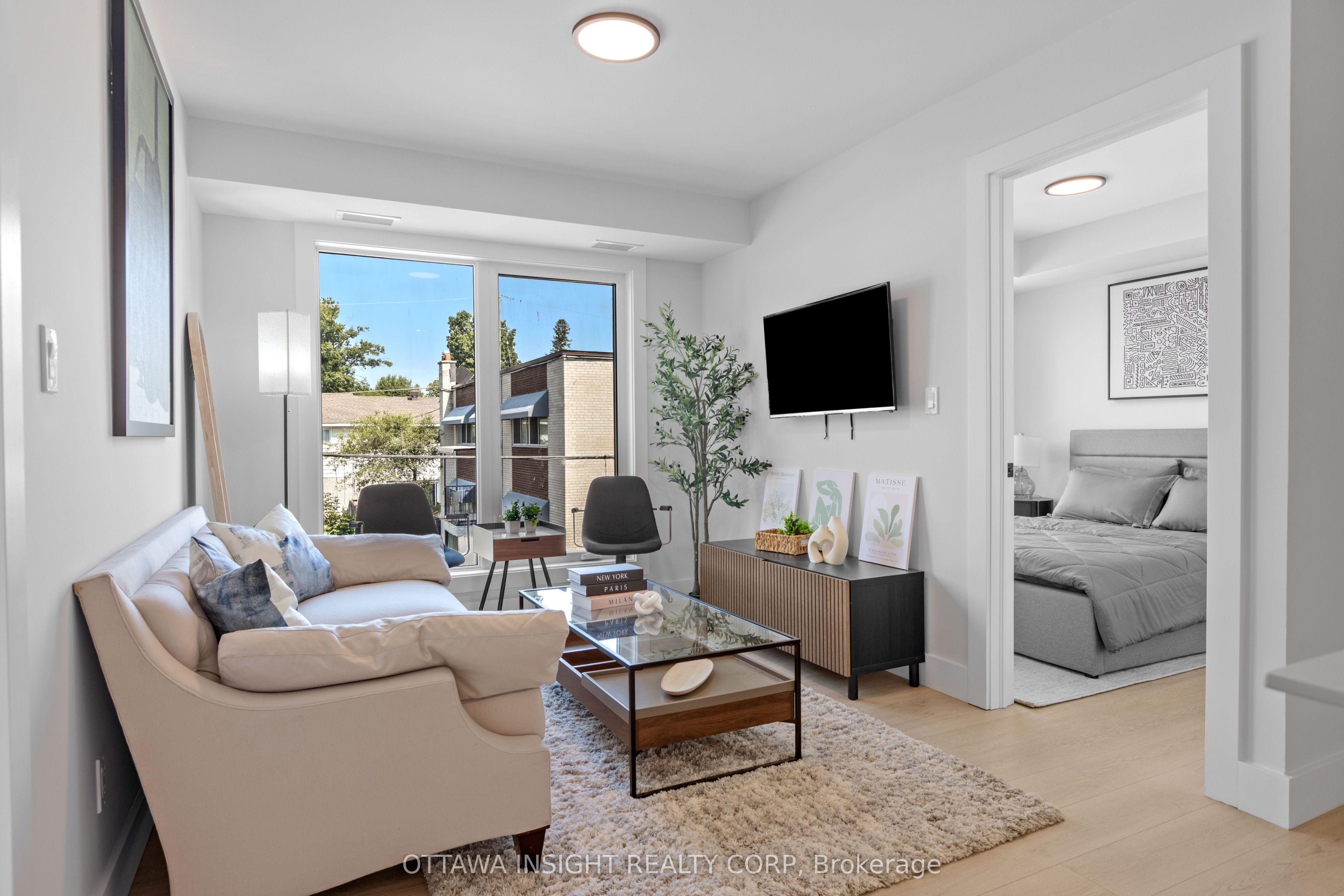 Unit 2 - 2405 Carlsen Avenue, Ottawa 2