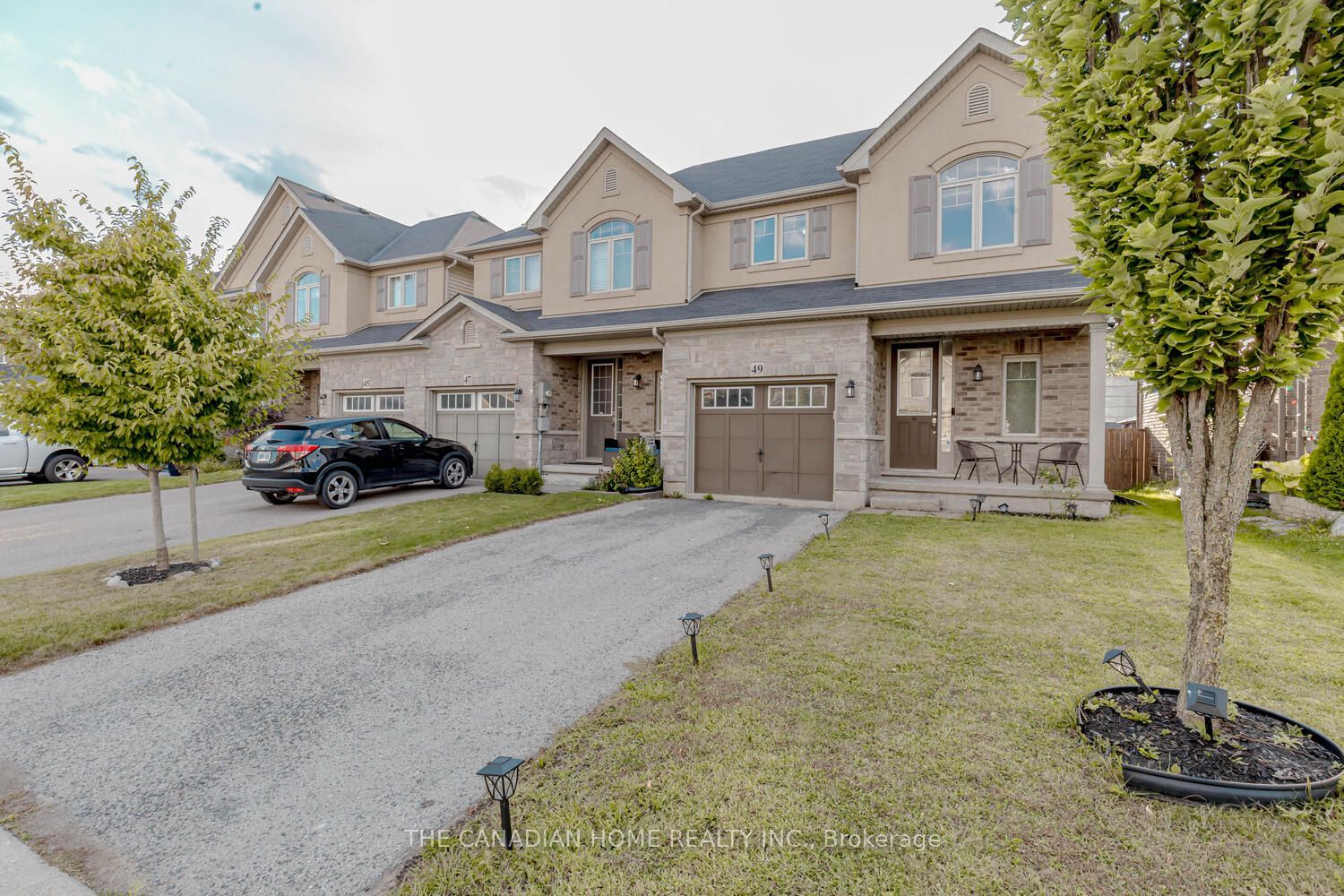 49 SEXTON Crescent, Ancaster 1