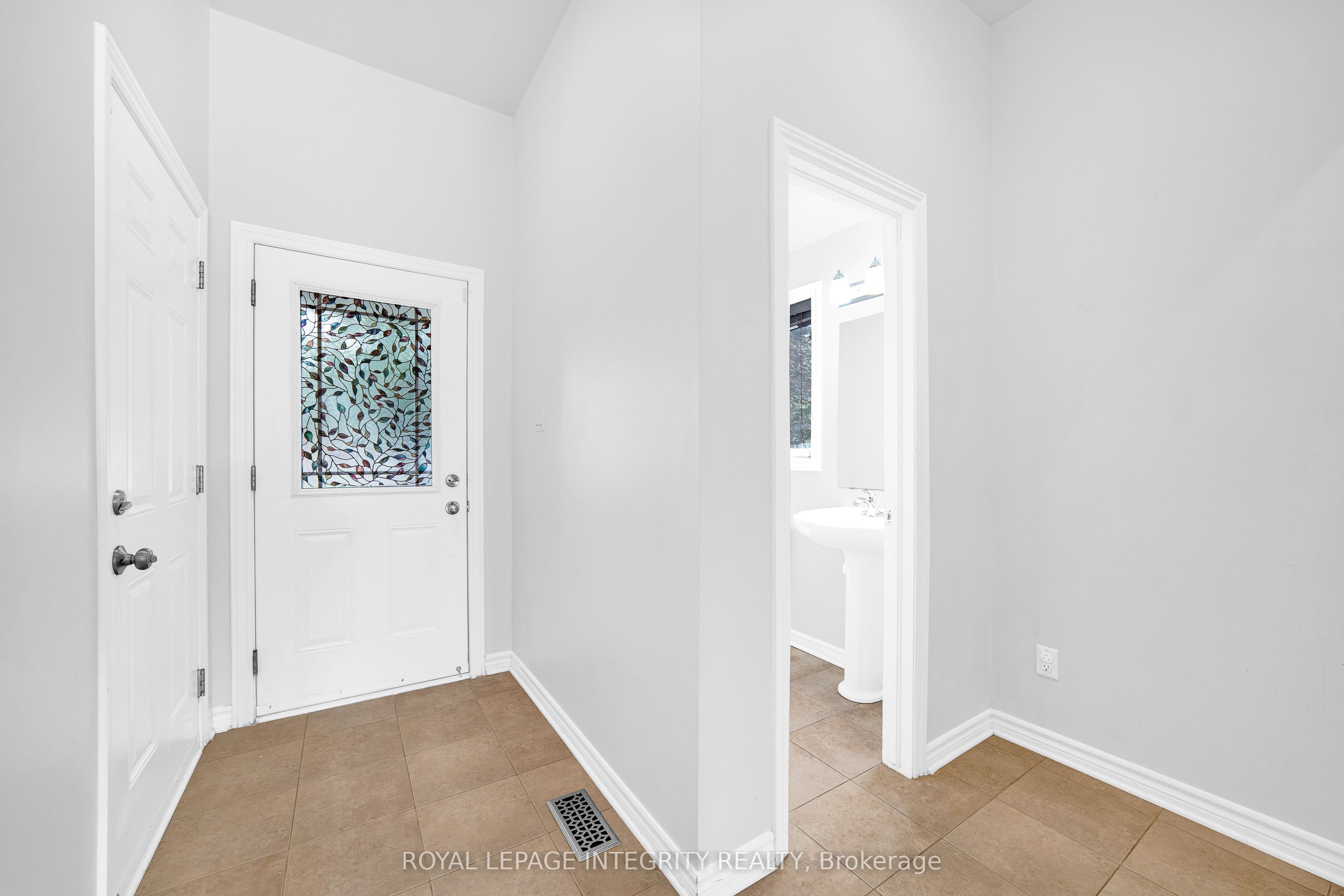 496 Temiskaming Crescent, Nepean 3