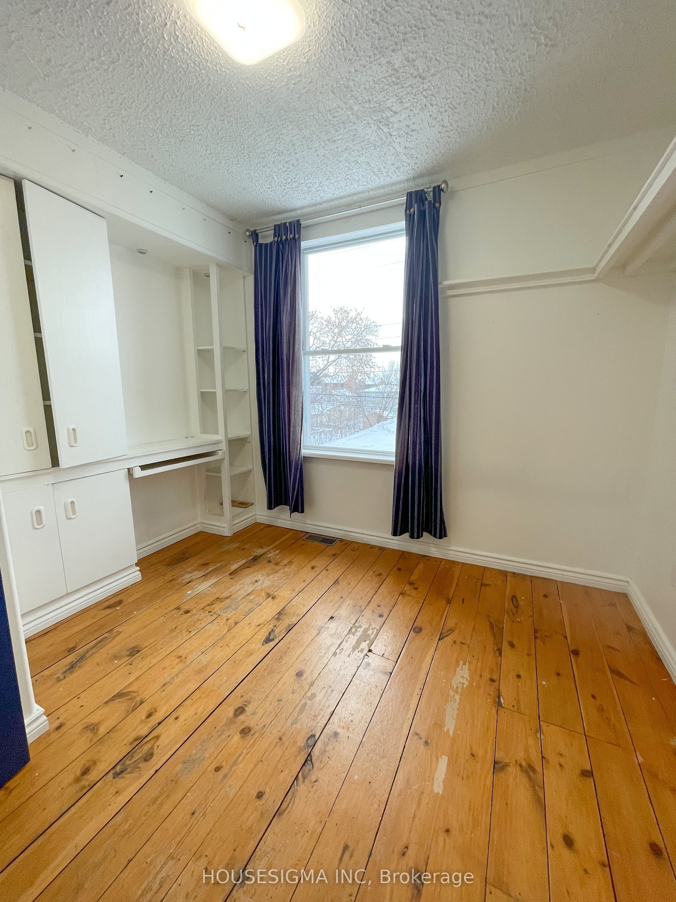2- 301 Cyr Avenue, Ottawa 5