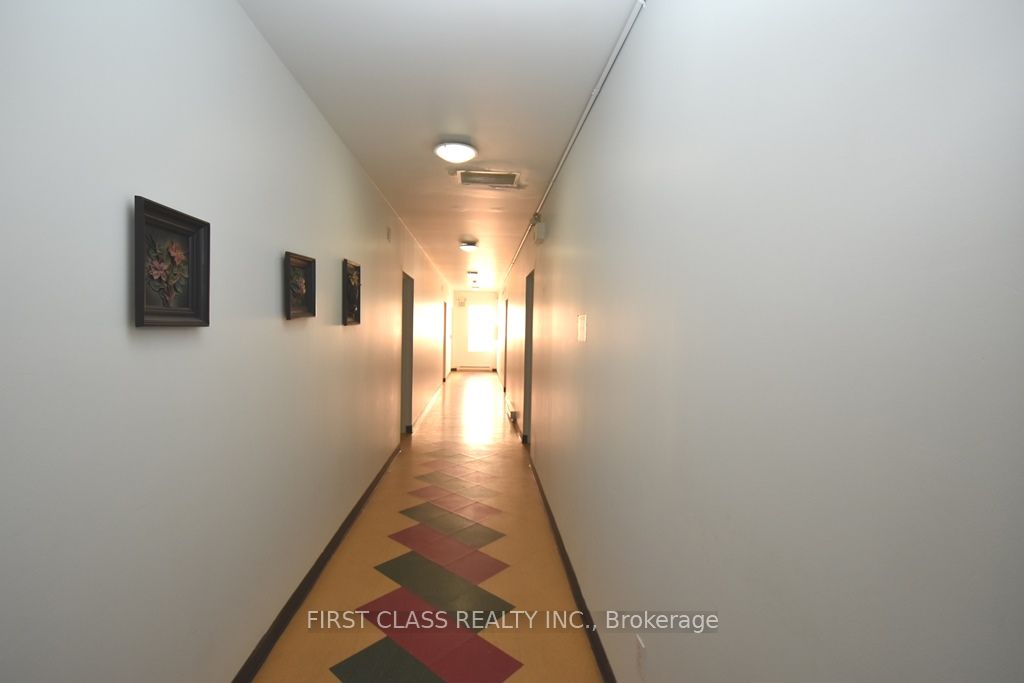 Unit 3 - 18 Market Street, Brantford 2