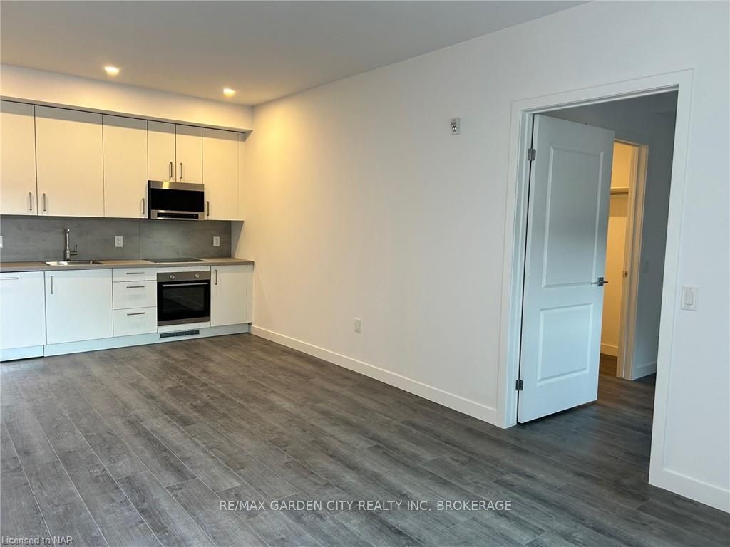 Unit 213 - 7549B KALAR Road, Niagara Falls 5