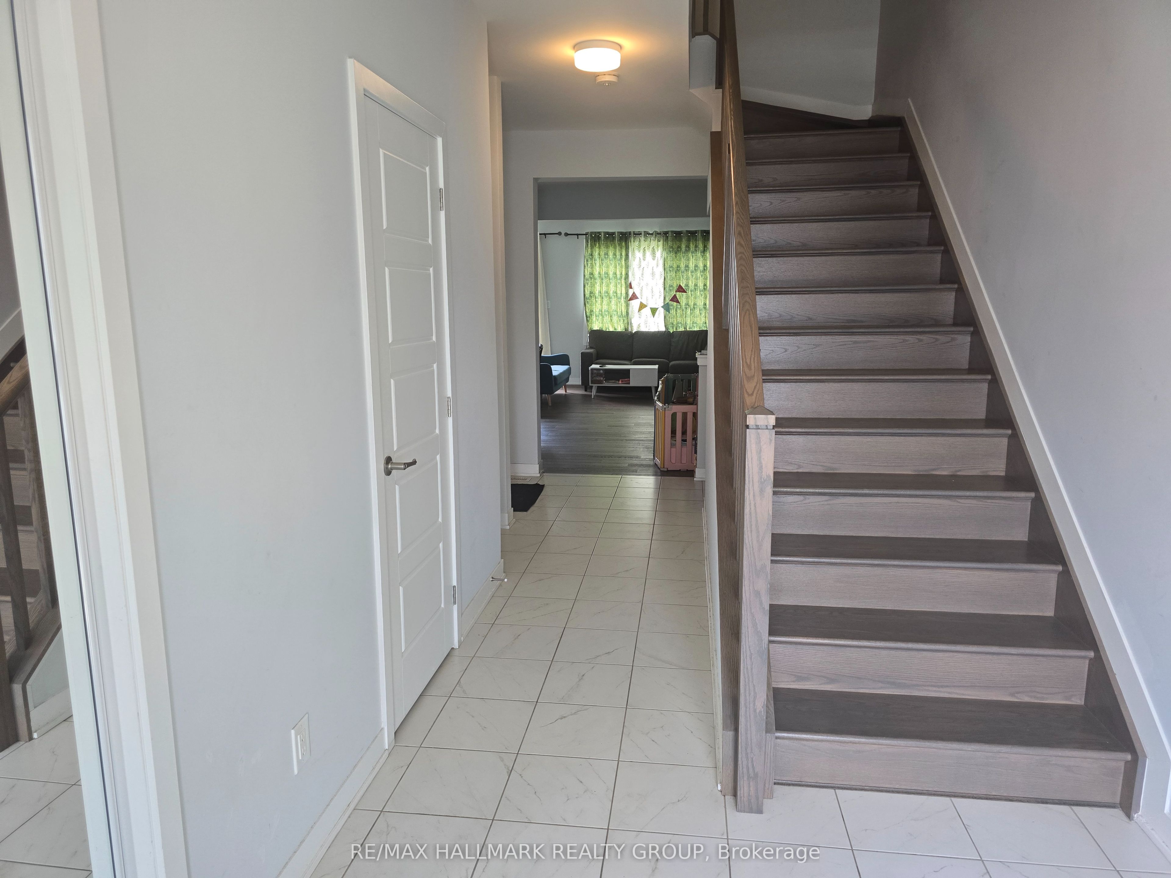 646 Fenwick Way, Nepean 3