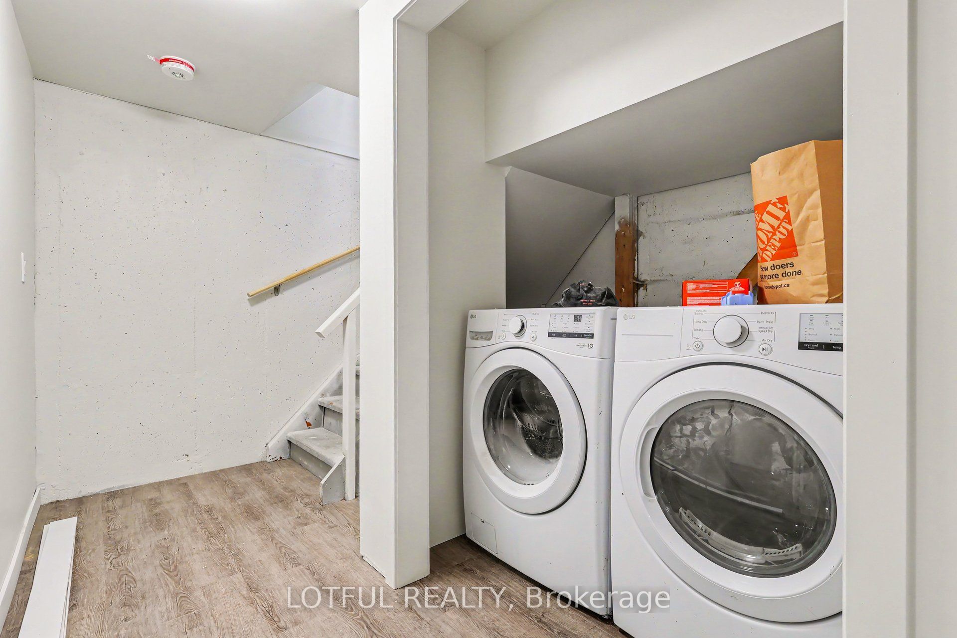 Unit B - 1256 Field Street, Ottawa 4