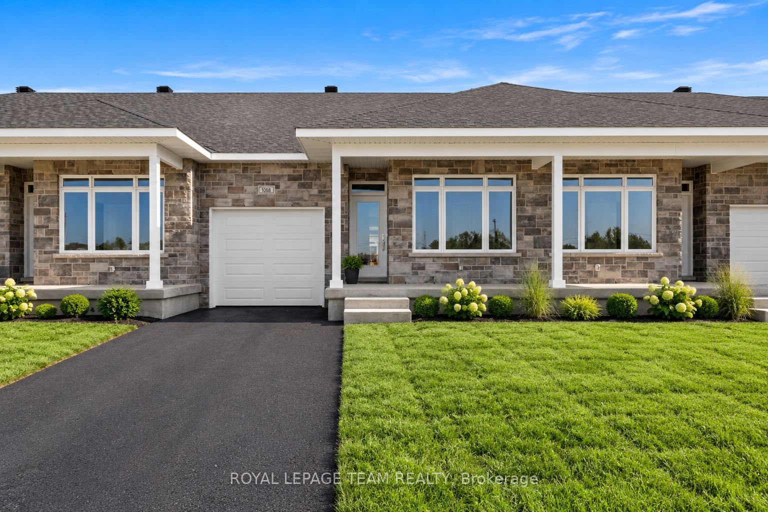1068 Dobbie Street, Brockville 1