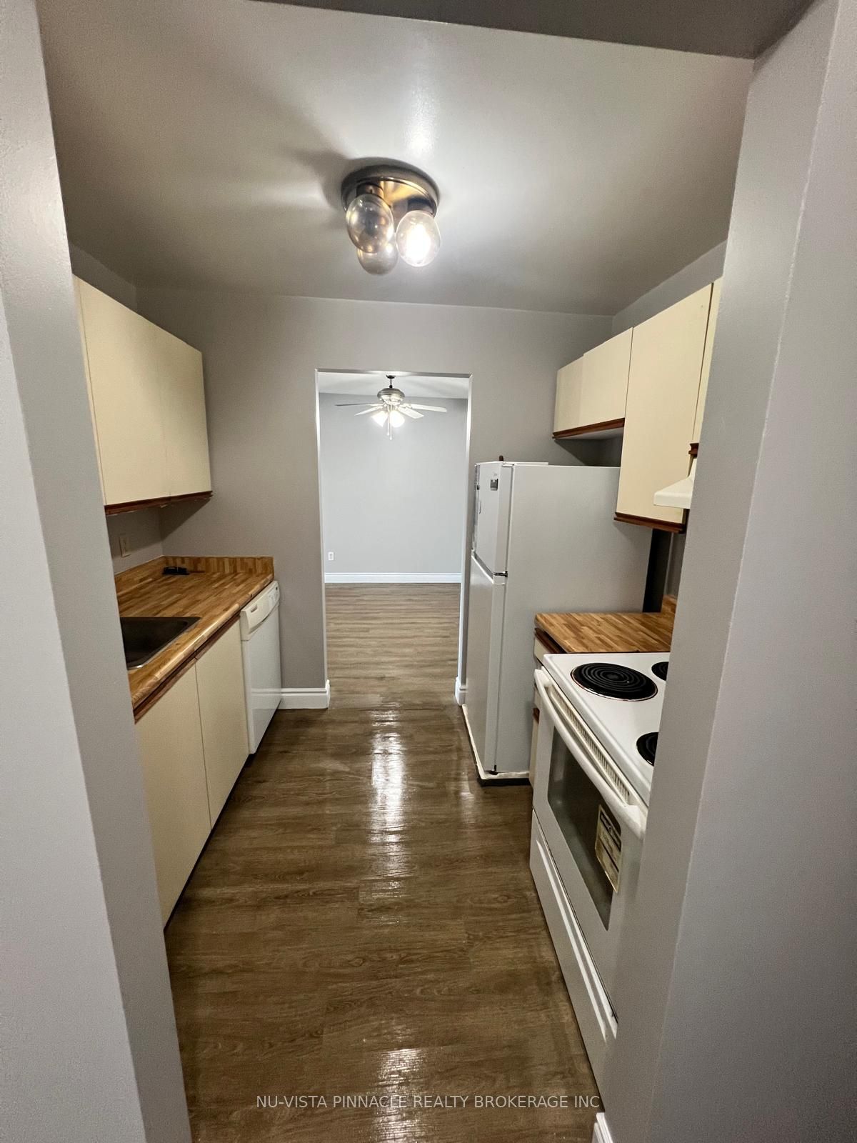 Unit 303 - 727 Deveron Crescent, London 4