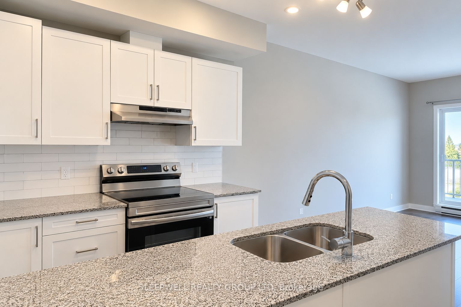 Unit 110 - 975 North Russell Road, Russell 4