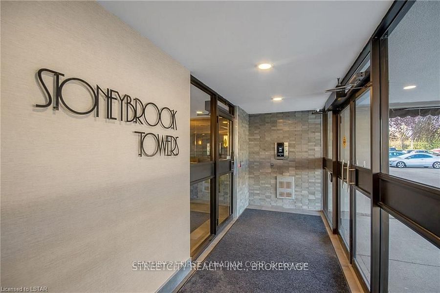 Unit 804 - 1600 Adelaide Street N, London 4